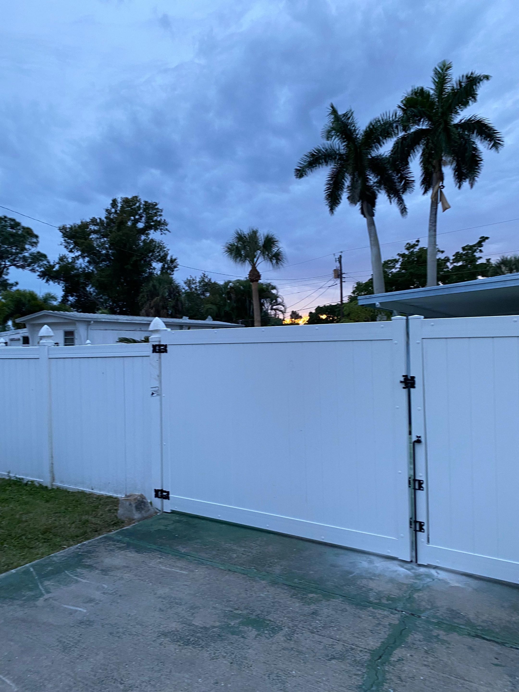 Vinyl Gate in Nokomis by True Fence LLC