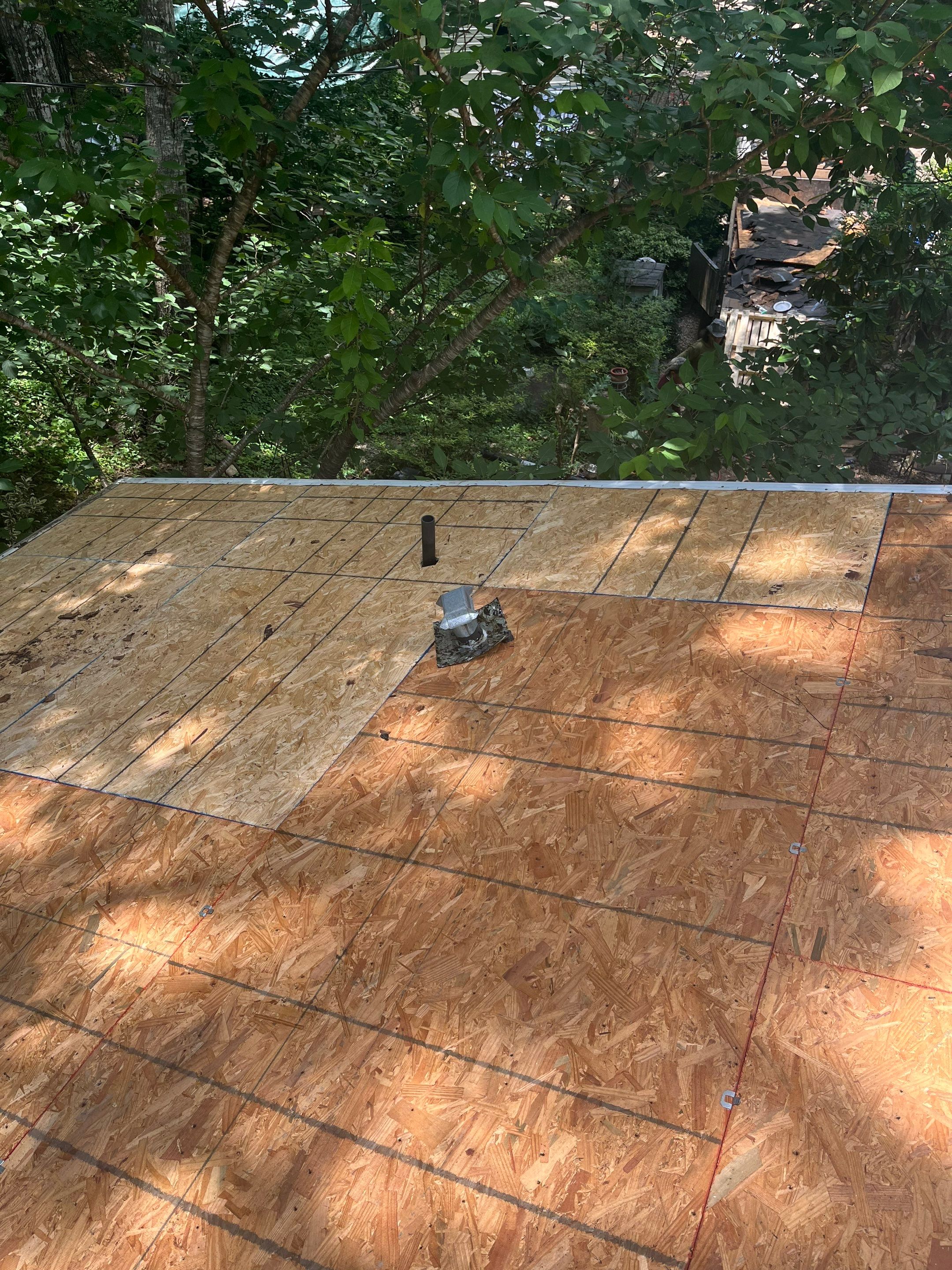 Hot Springs Manufactured Home Roof Replacement and Decking Repair by Temple Roofing and Exteriors