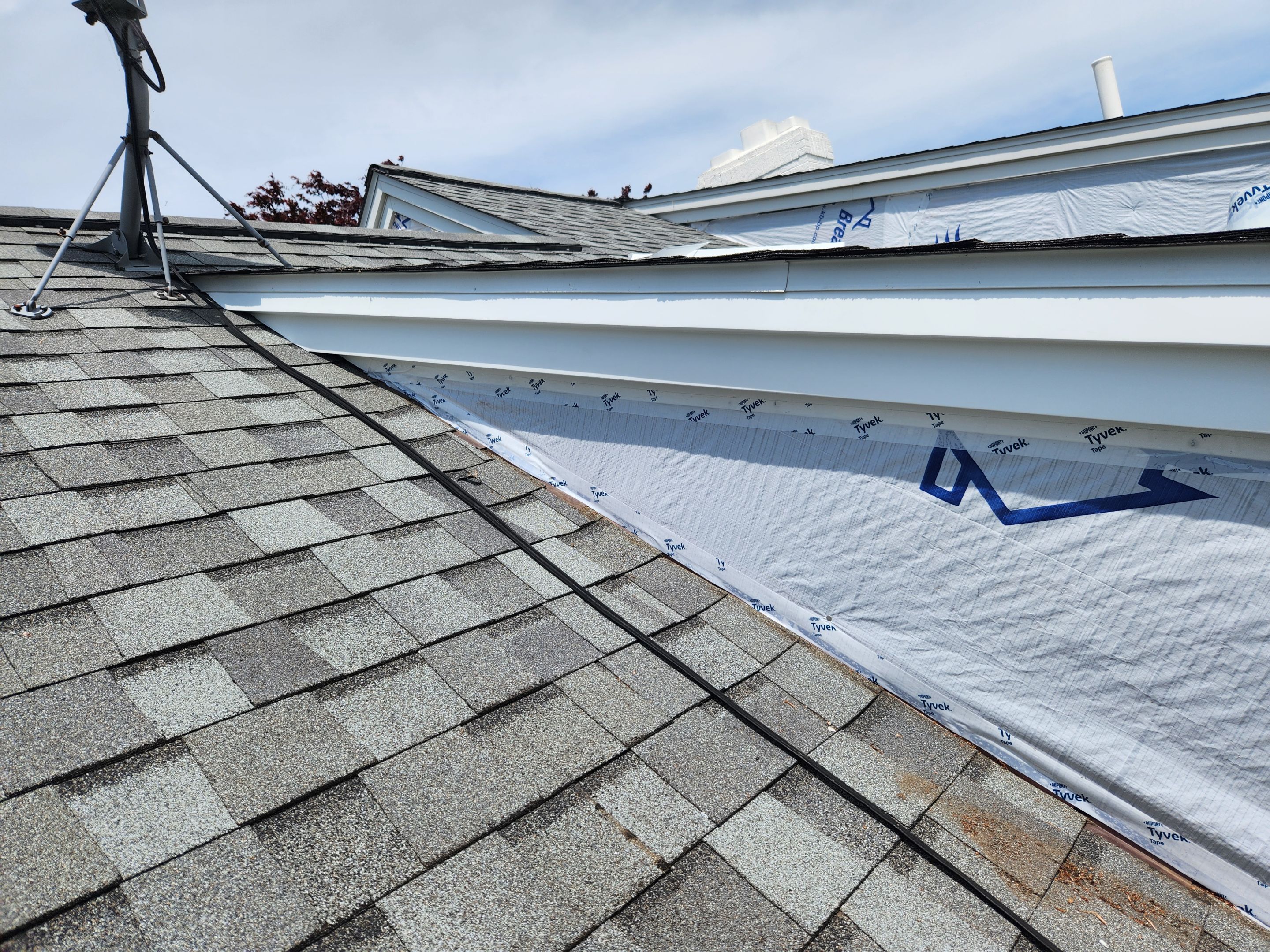 CertainTeed Restoration, Color, Midnight by Eagle Eye Roofing