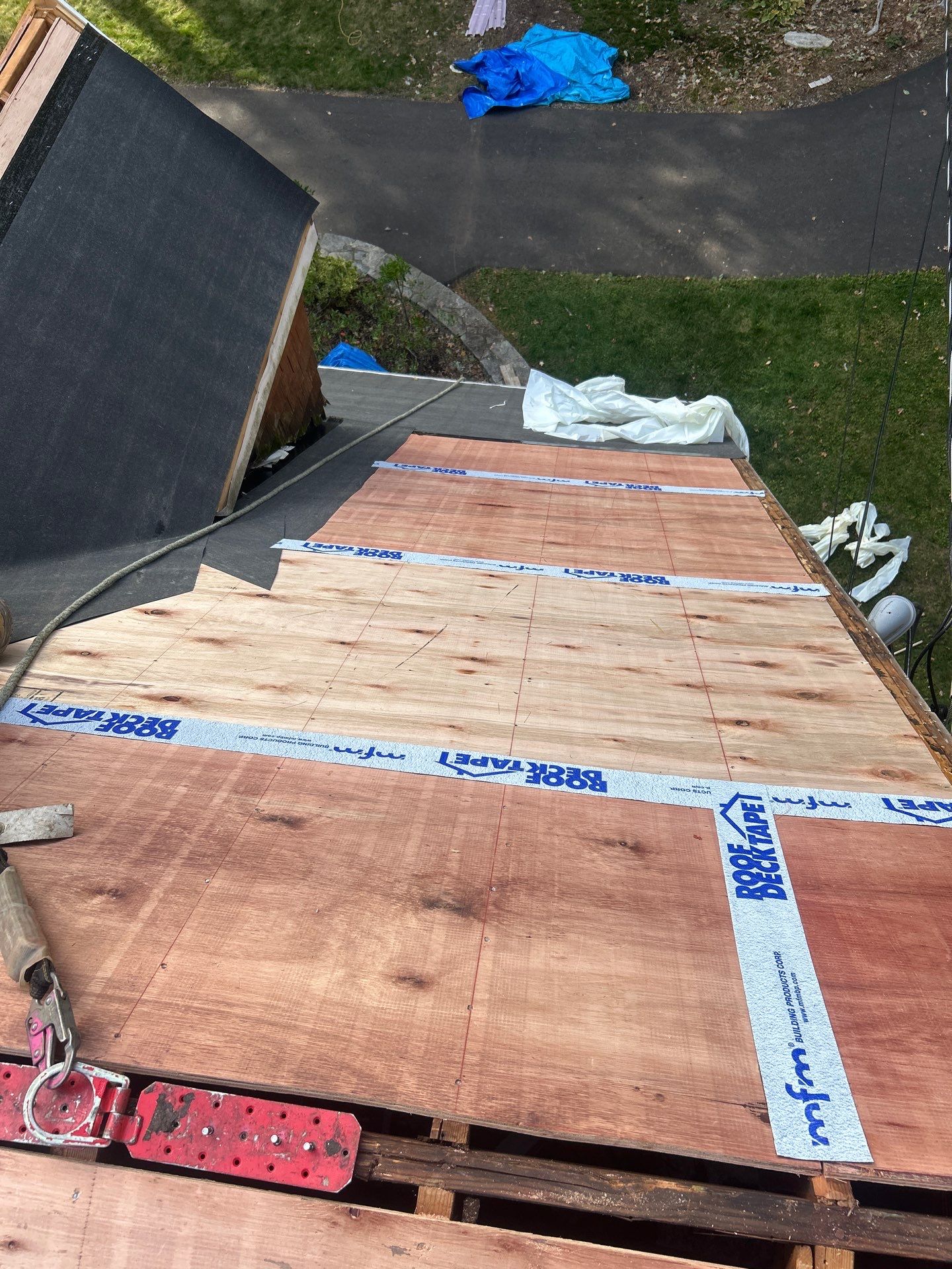 Owens Corning Duration : Chateau Green with Copper Accents in Avon, CT by Golden Shield Roofing