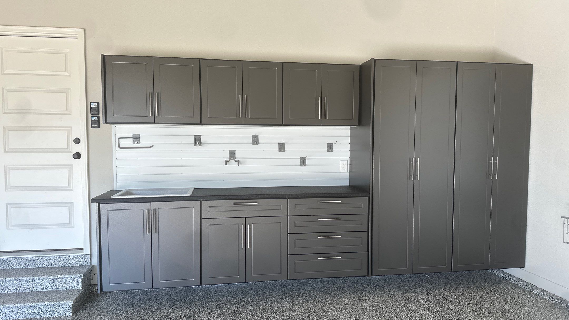 Lisa S. chose a pewter powder on her cabinets by Banner Garage