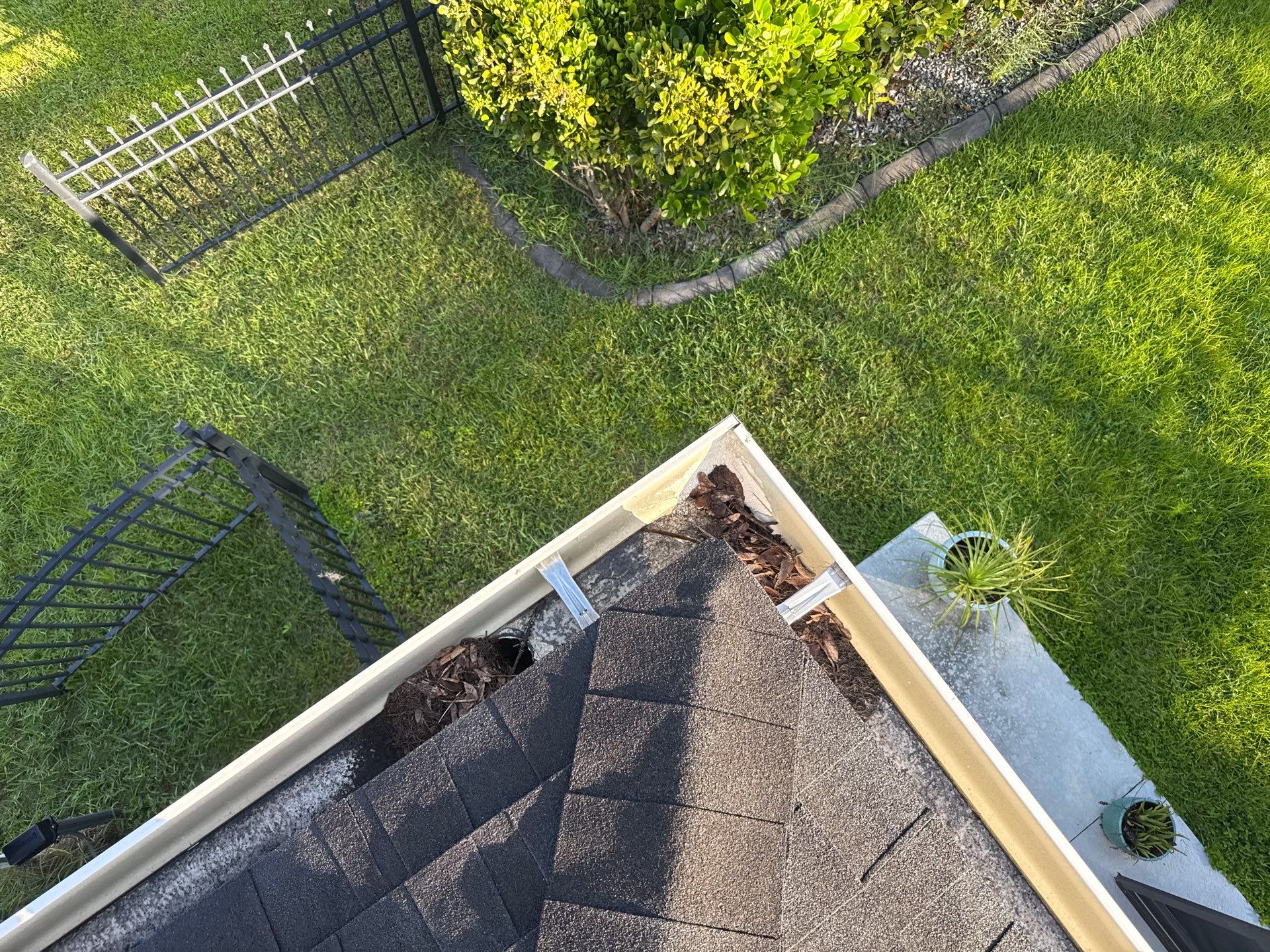 HOA-Required House Wash & Concrete Cleaning – Old Mill Preserve, Palmetto, FL by Sunshine AquaWash