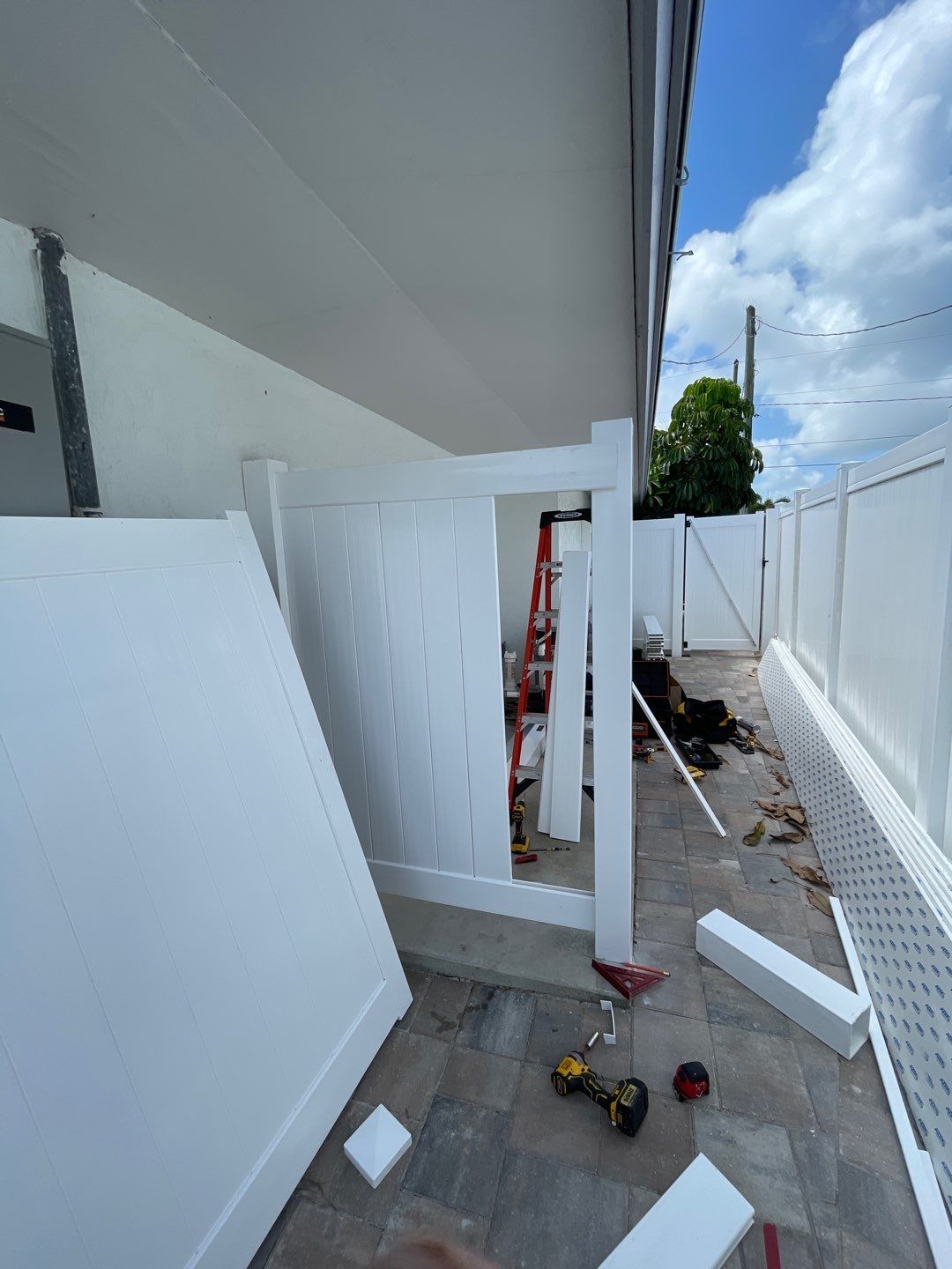Bradenton, FL 6 ft. Tall White Vinyl Privacy Fence by Asap fence and gates, LLC