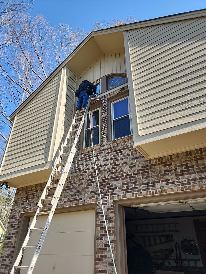 Exterior renovation using James Hardie Siding and Simonton Windows by Indigo State Roofing