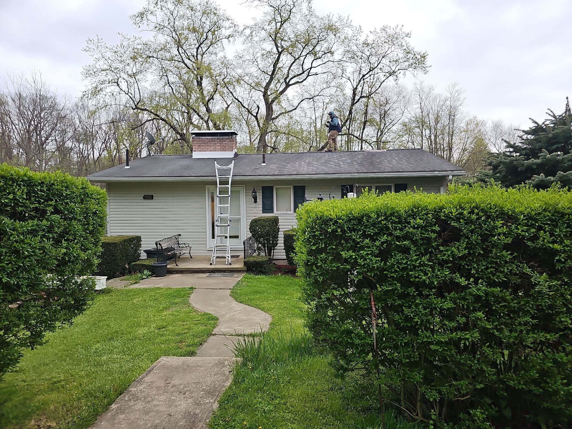 ATLAS PINNACLE COLOR: HEARTHSTONE by Eagle Eye Roofing