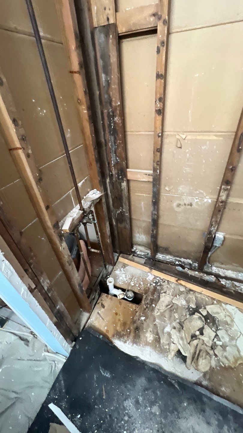 Tub replacement in Agawam, MA by Yankee Home Improvement
