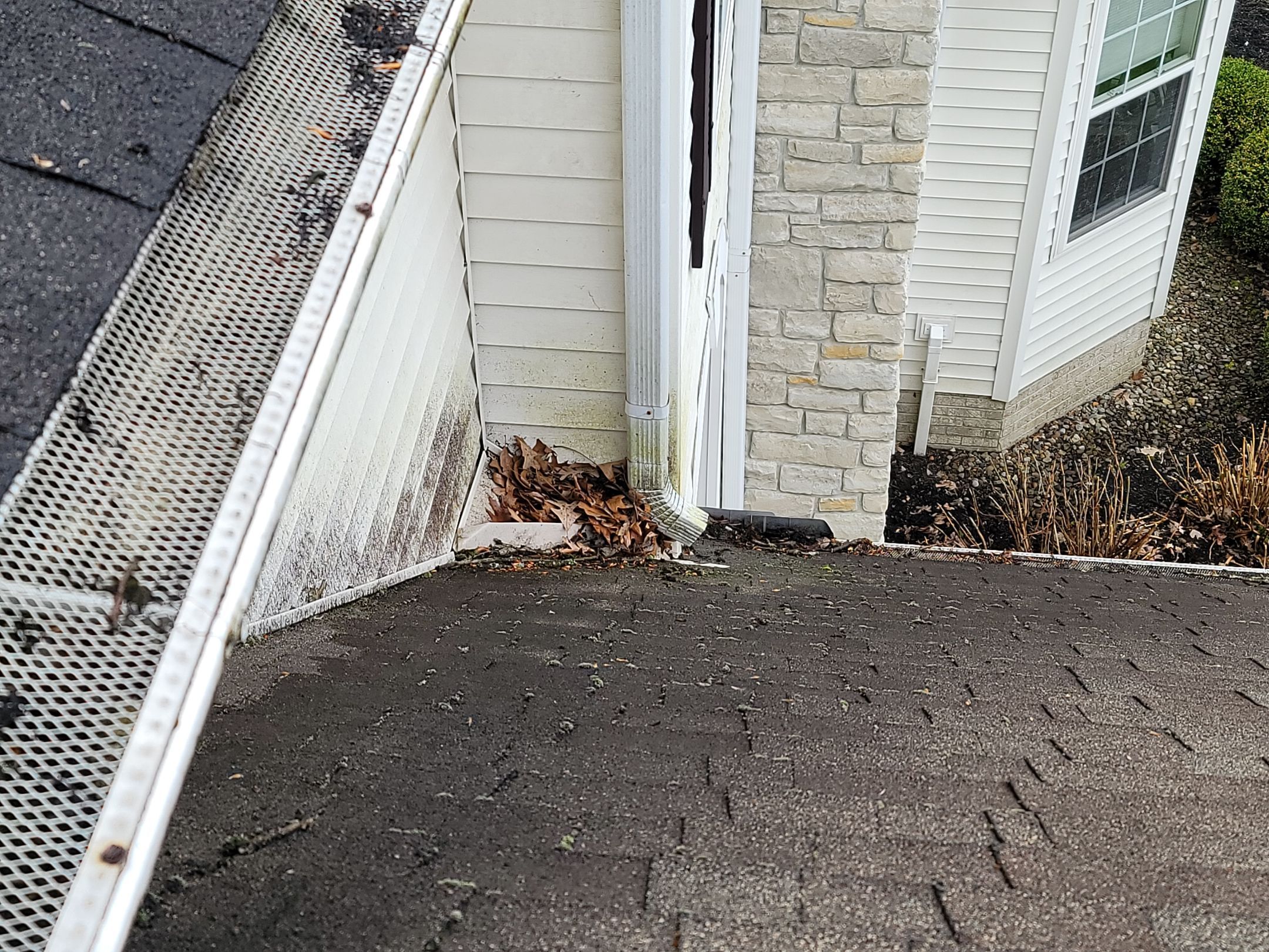 ATLAS PINNACLE COLOR: BLACK SHADOW by Eagle Eye Roofing