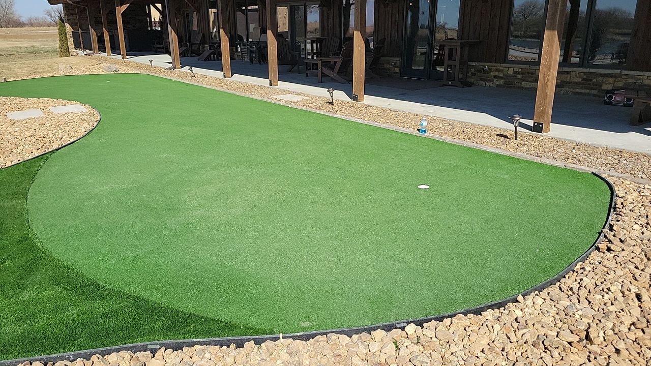 Putting Green / Driving Range / Entertaining space. by New Horizon Landscapes