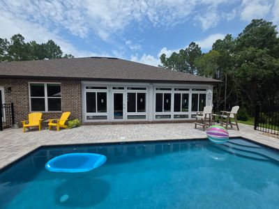 Glass Room in Navarre