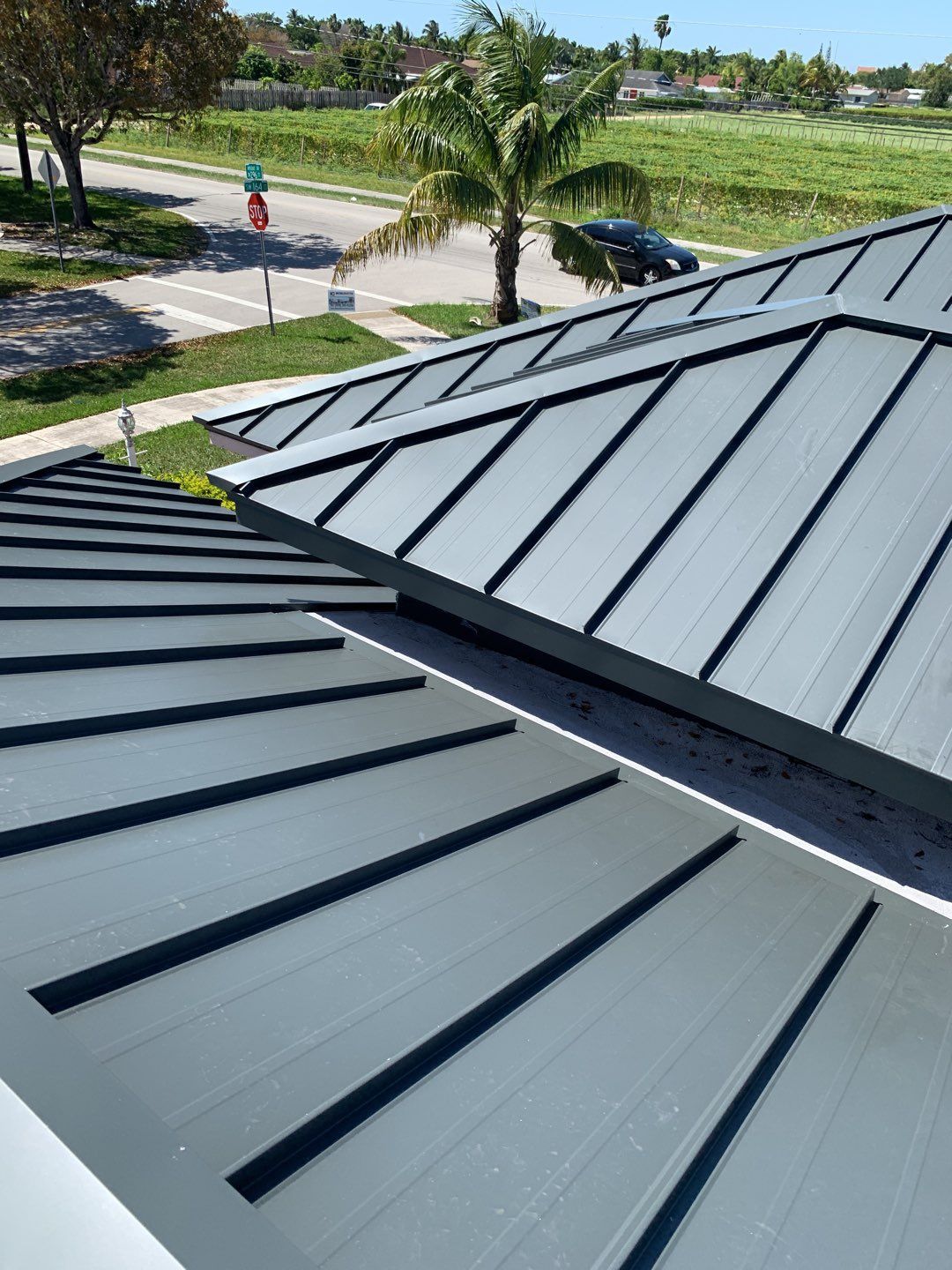 Metal Roof - Galvalume - Charcoal by Istueta Roofing