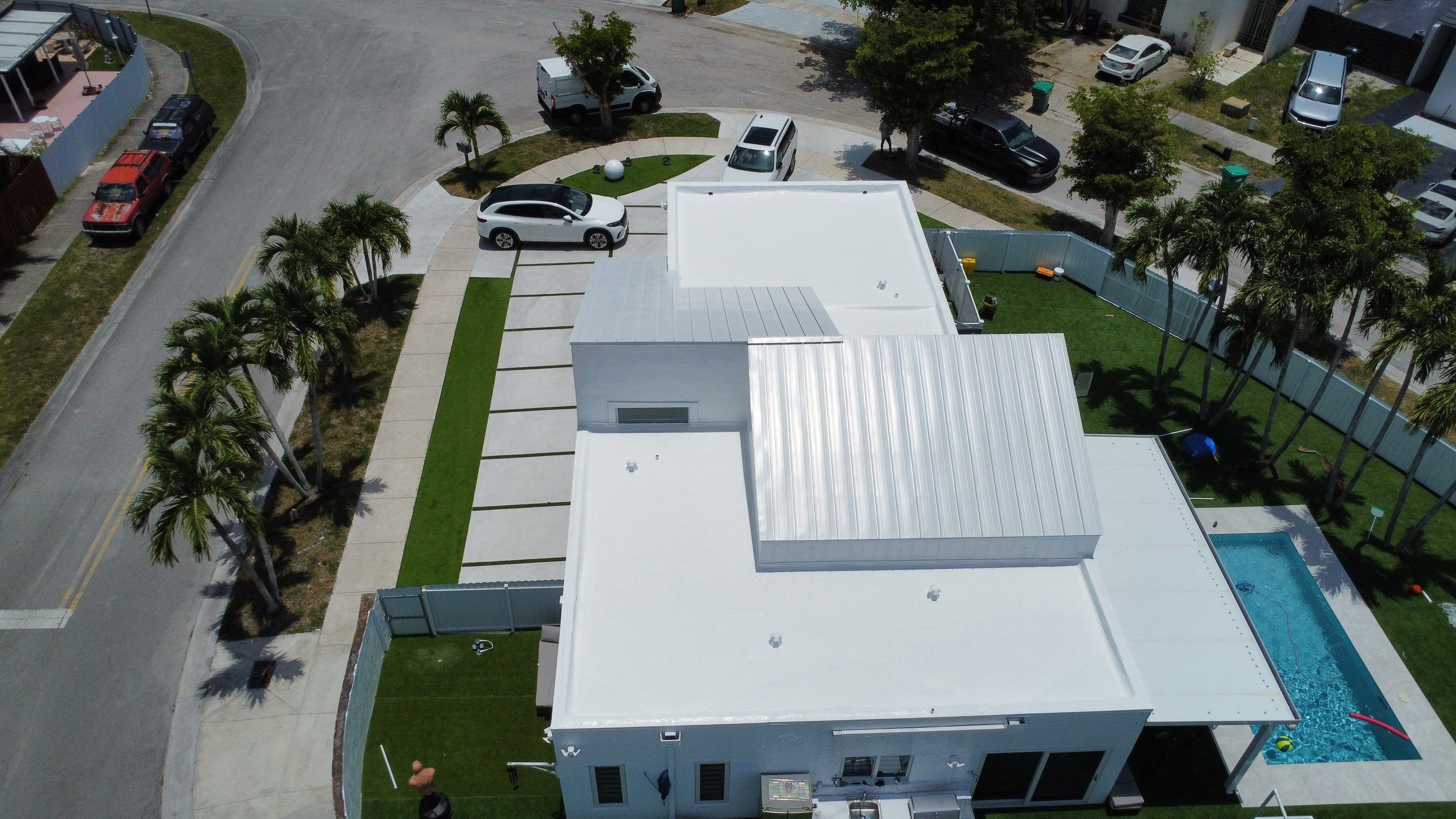 Metal Roof - Galvalume - Regal White by Istueta Roofing