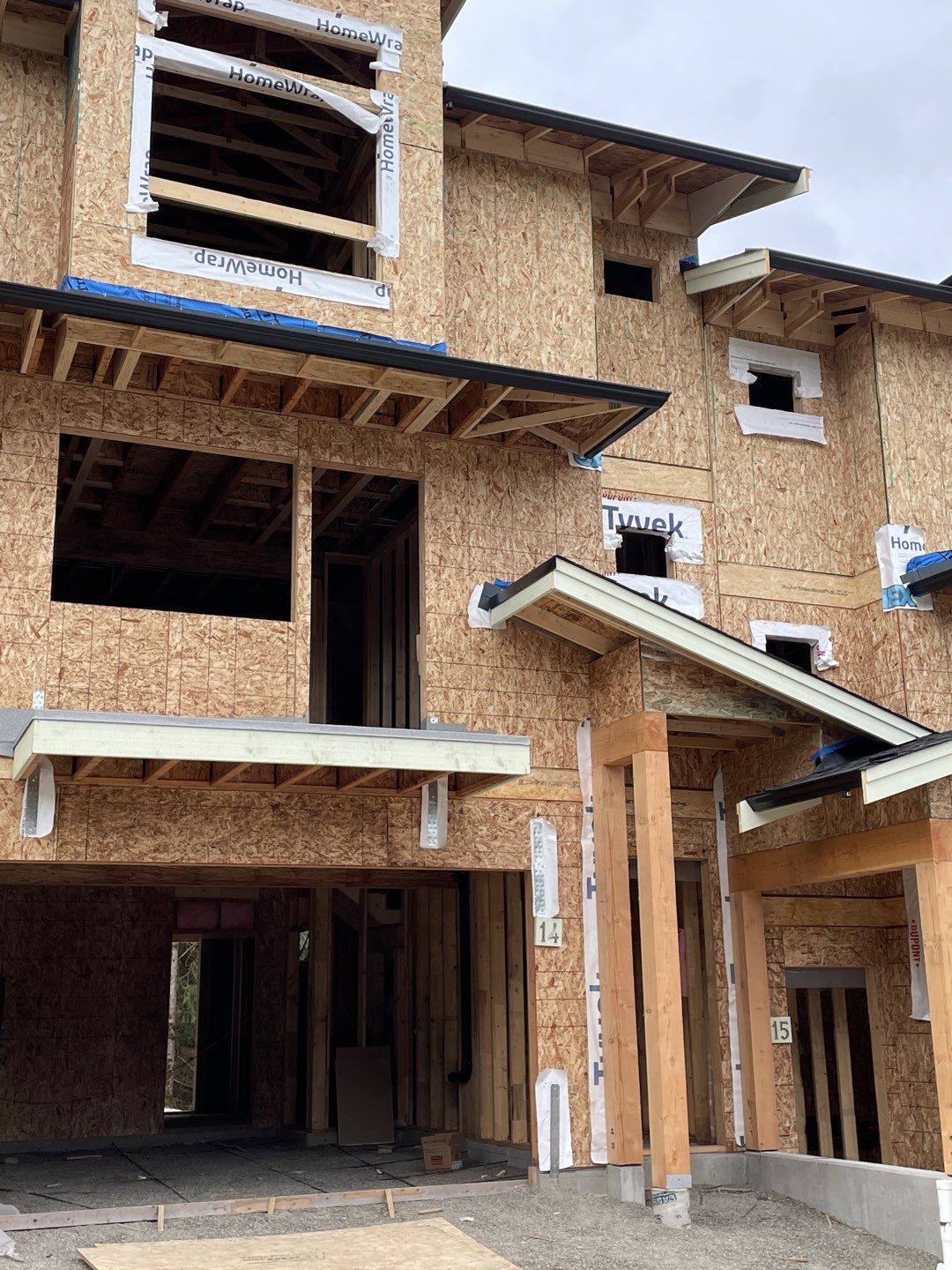 Residential Roofing Installation using OC Oakridge shingles by Top Notch Roofing Inc