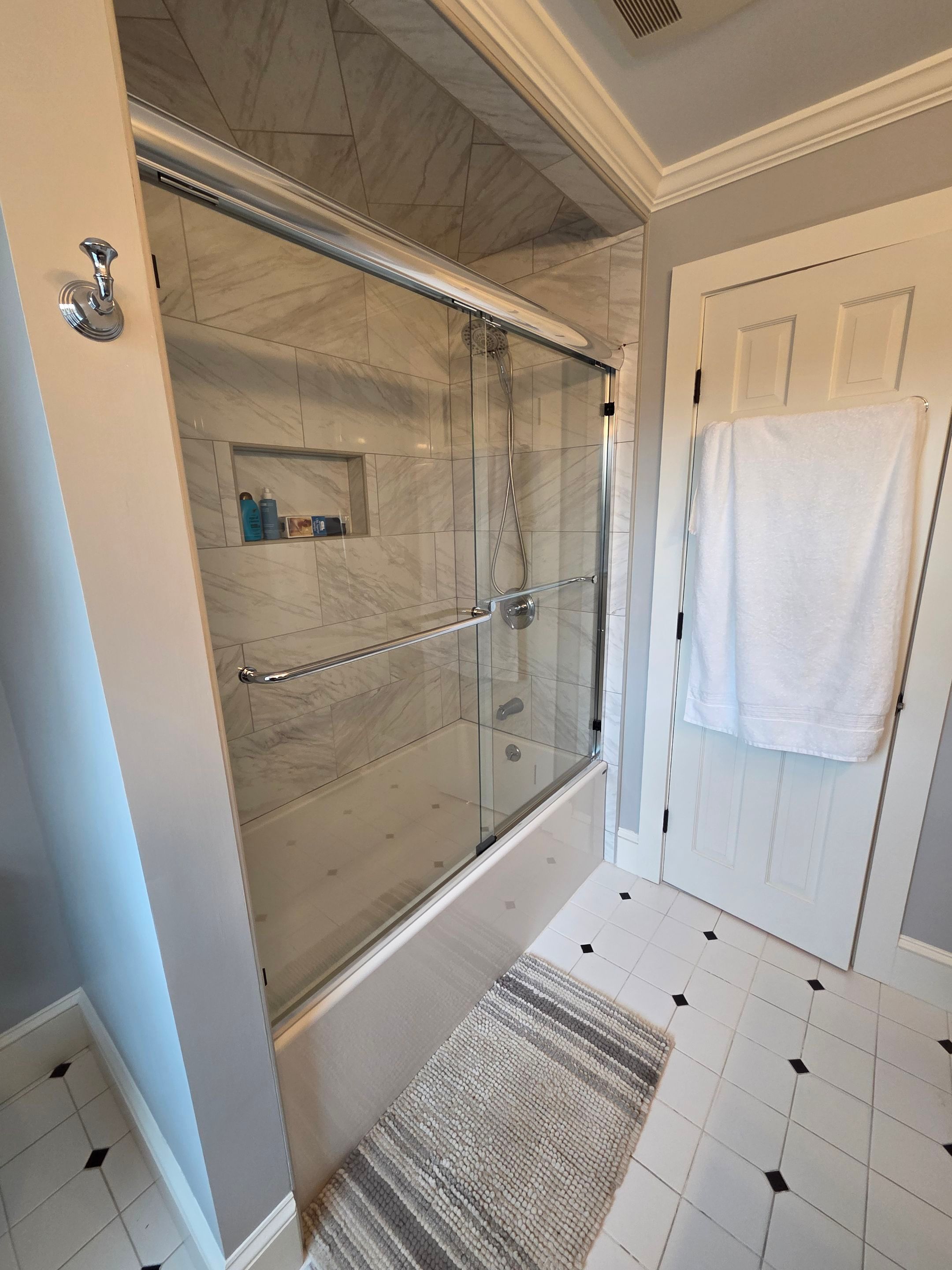 Shower using Alumax Shower by Cheshire Glass Company
