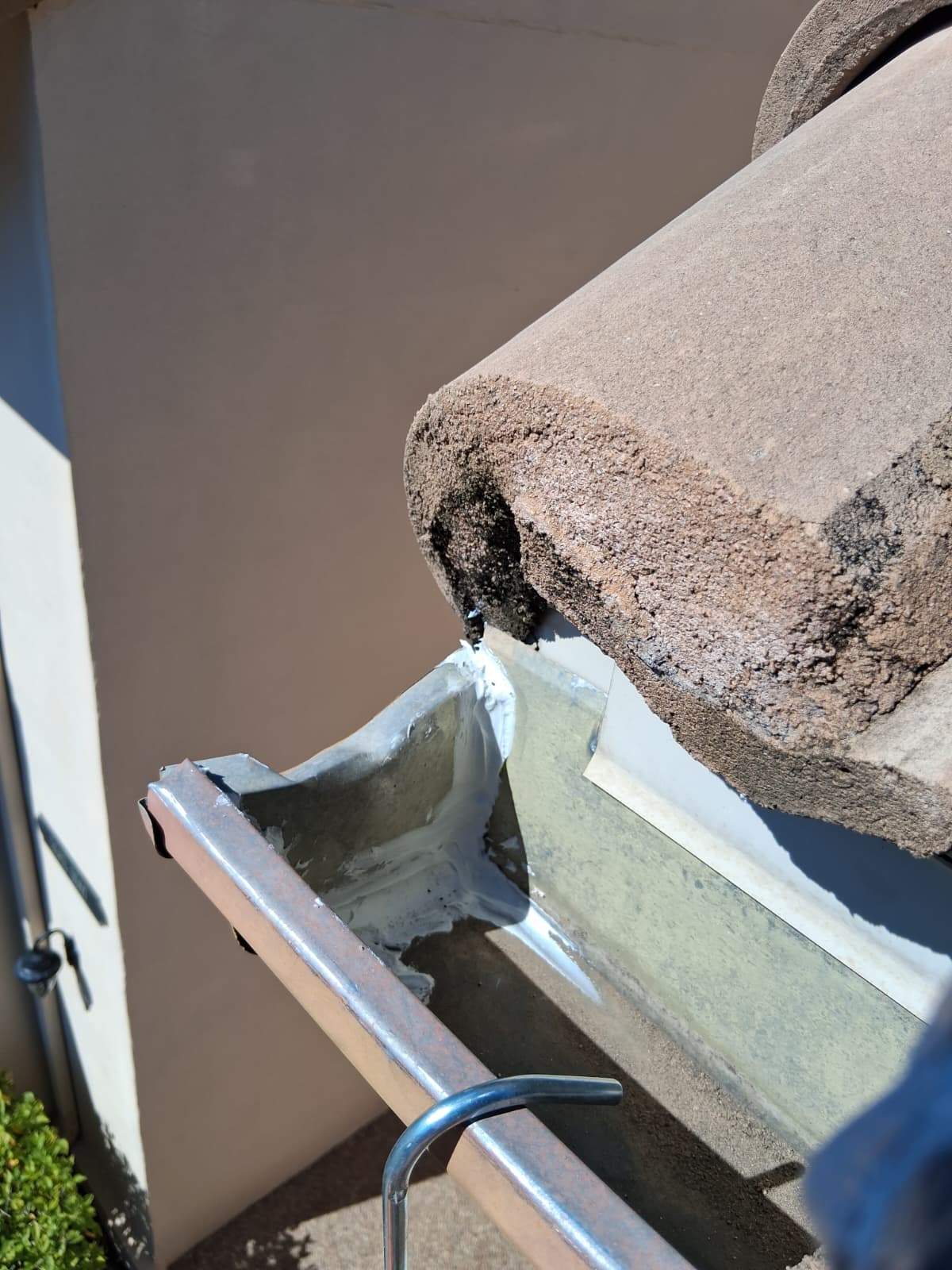 Gutter Cleaning Service in Sarasota FL by Gutter Professors
