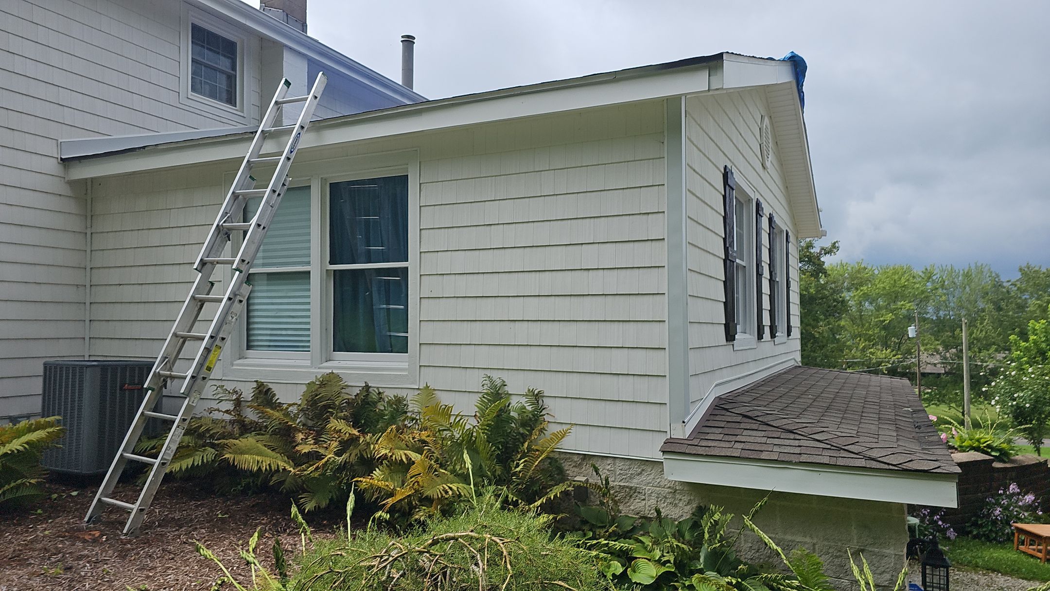 ATLAS PINNACLE COLOR: BLACK SHADOW by Eagle Eye Roofing