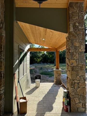 Modern Cabin by HOMES BY JAR