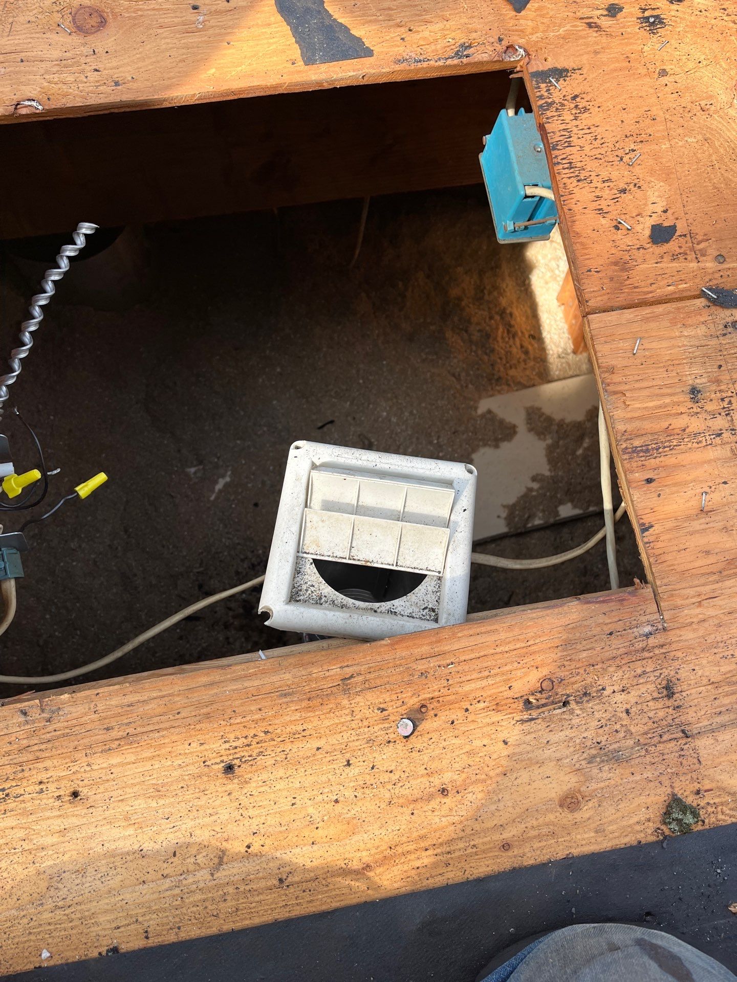 Falls Church: Roof Replacement with CertainTeed Landmark Pro in Max Def Pewterwood by RM Banning, Inc.