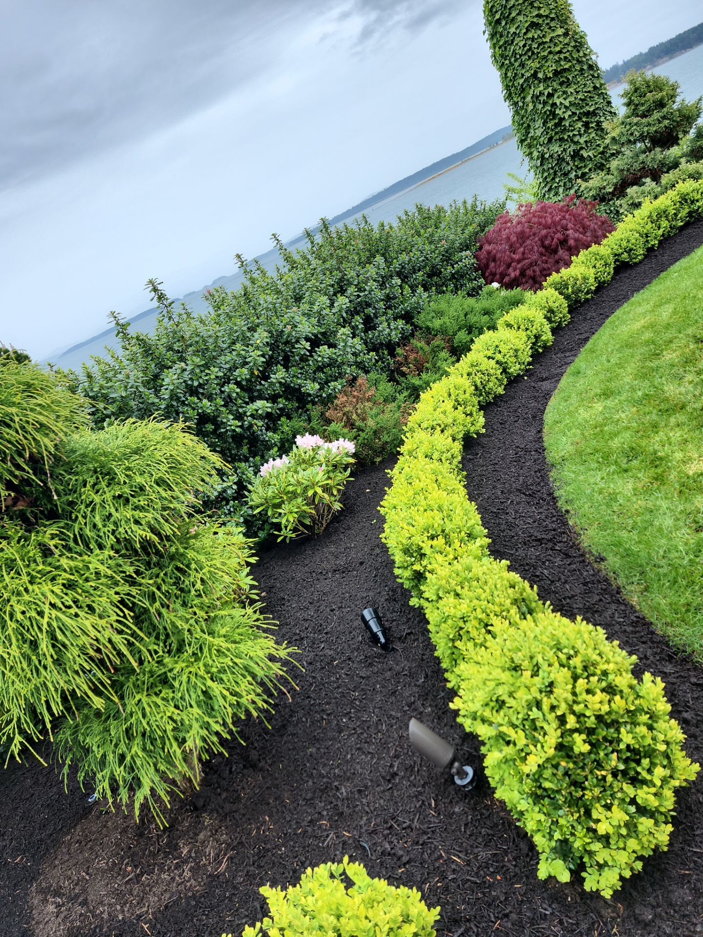 Residencial Property in Saanichton  by Habanero Garden and Exterior Care