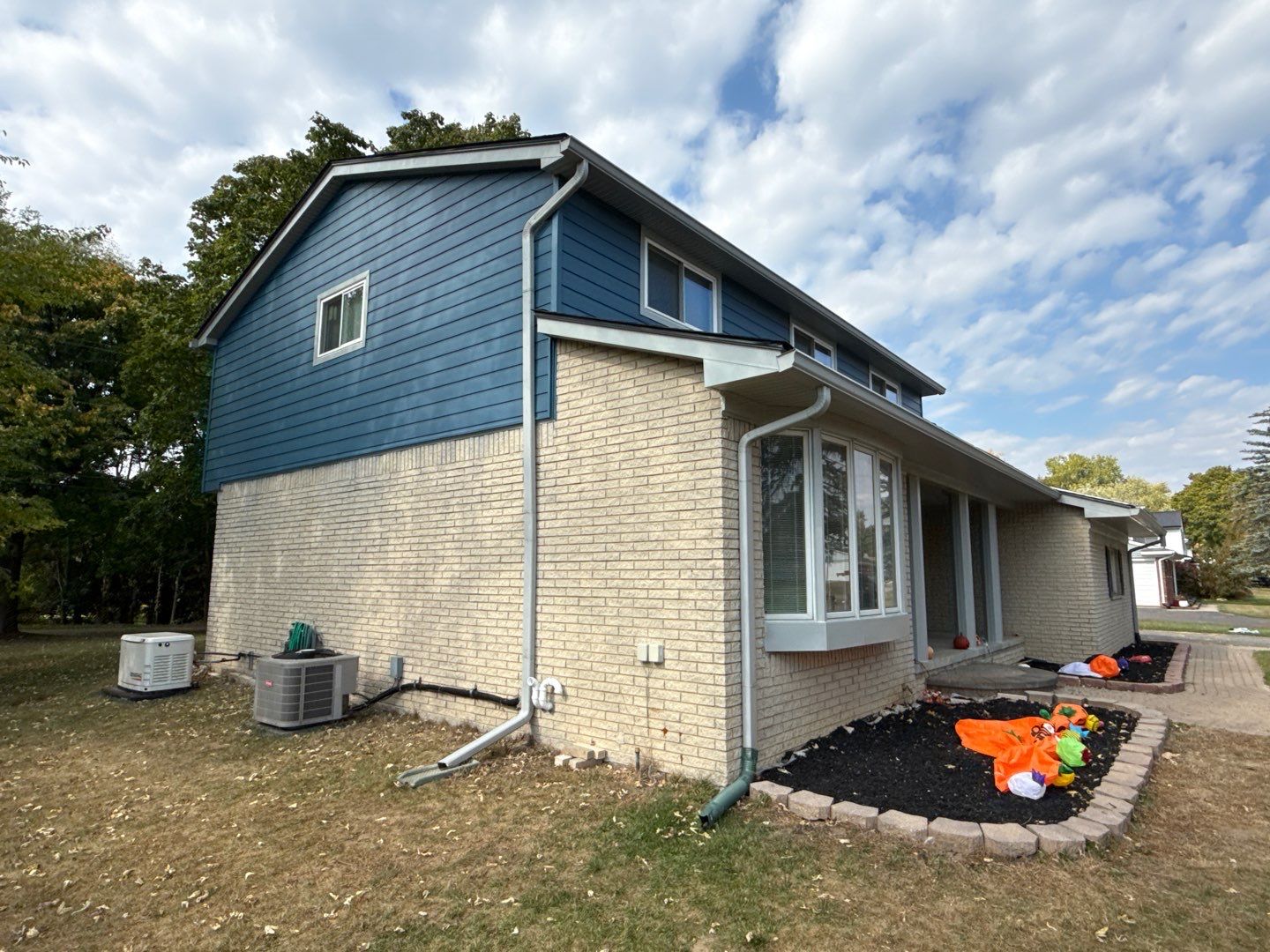 Siding Replacement using Ascend Laguna Blue by 180 Contractors