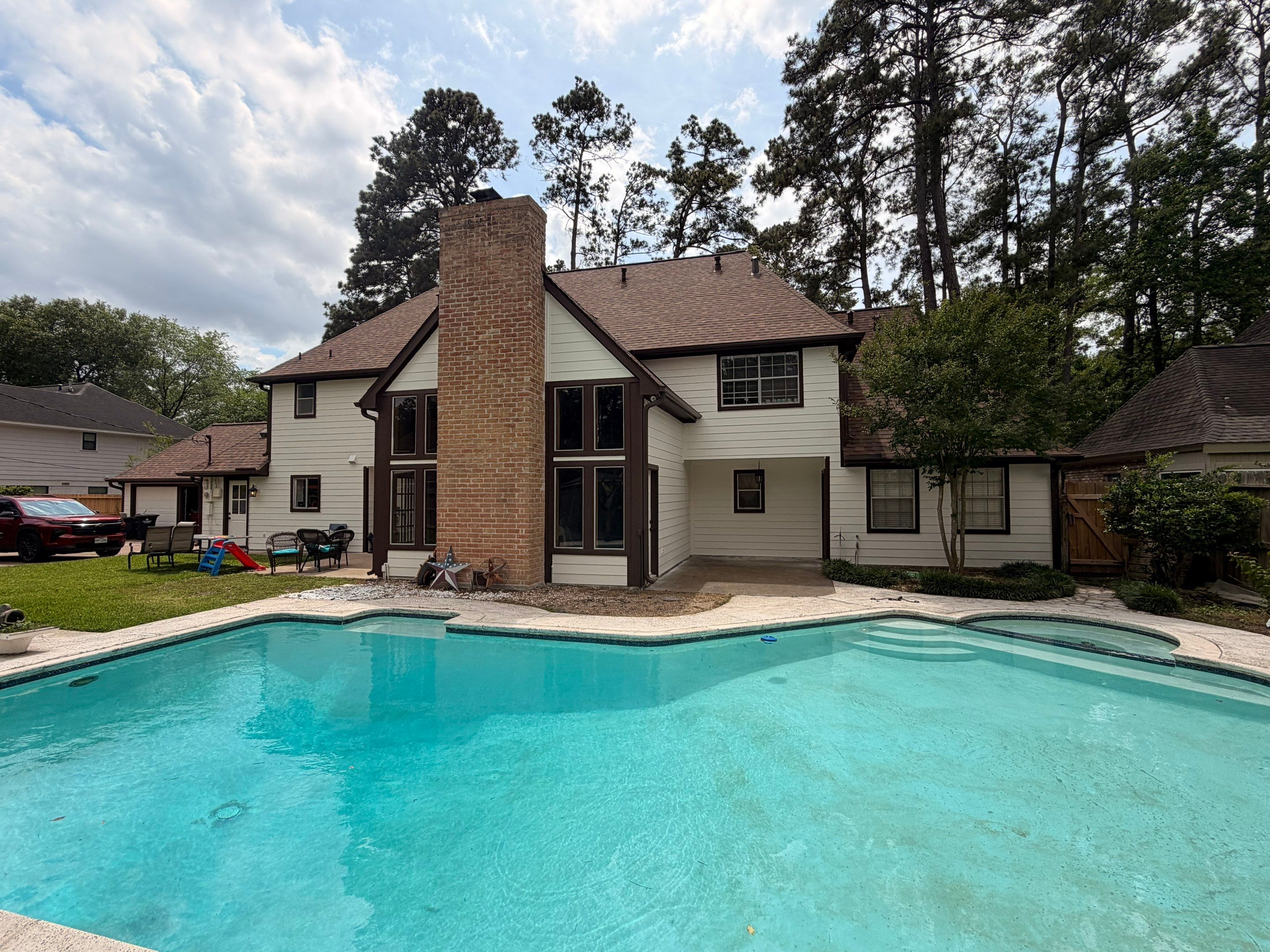 Roof and Siding Replacement by Houston Roofing & Construction