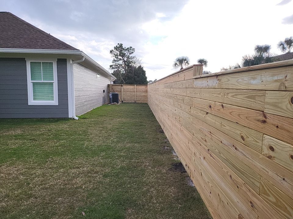 You can never go wrong with Horizontal by Hip Square Fence Inc.