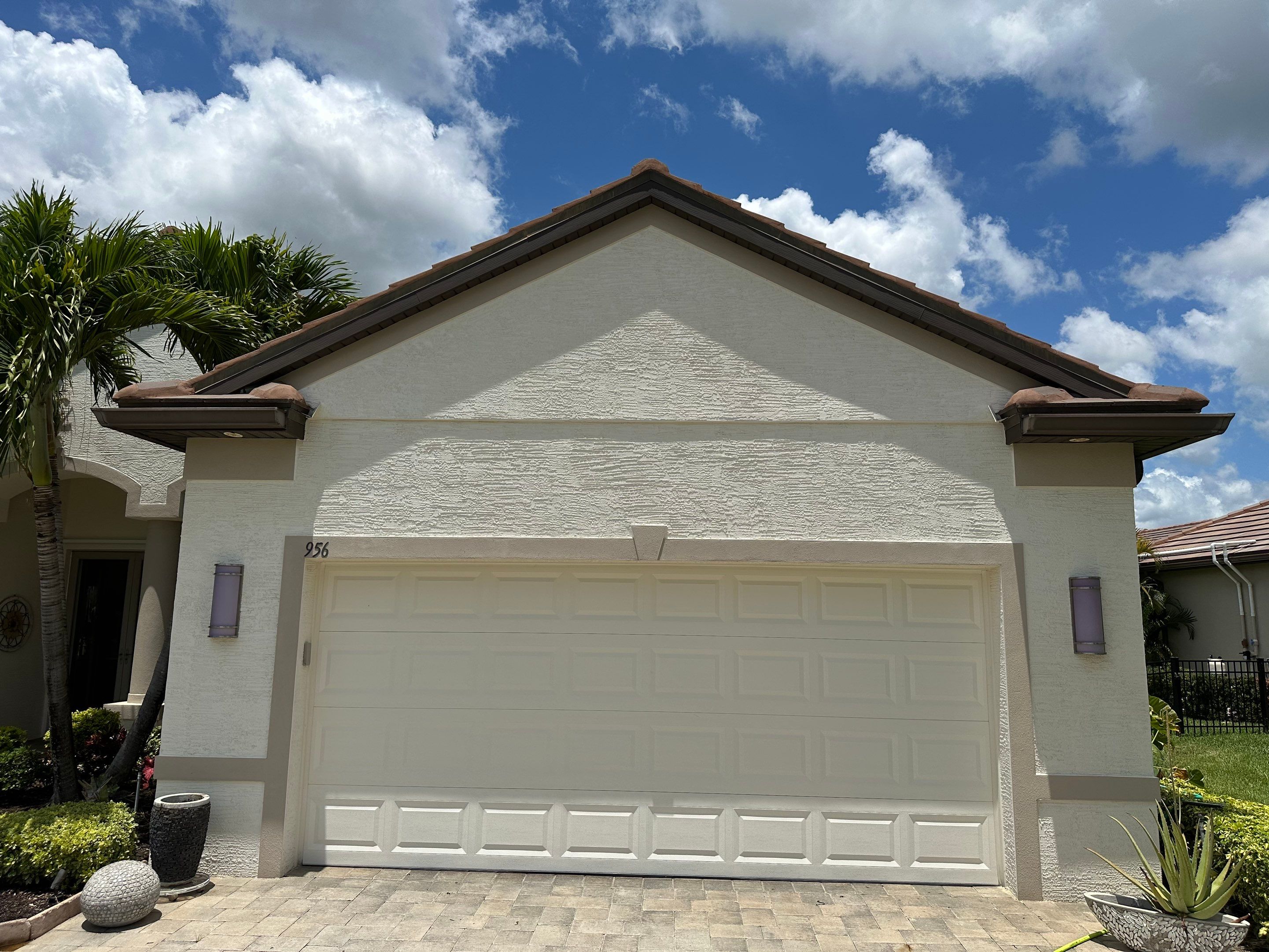 Flat Tile Roof Cleaning, House Wash & Sidewalk Cleaning in Enclave at Country Meadows, Bradenton, FL | Sunshine AquaWash by Sunshine AquaWash