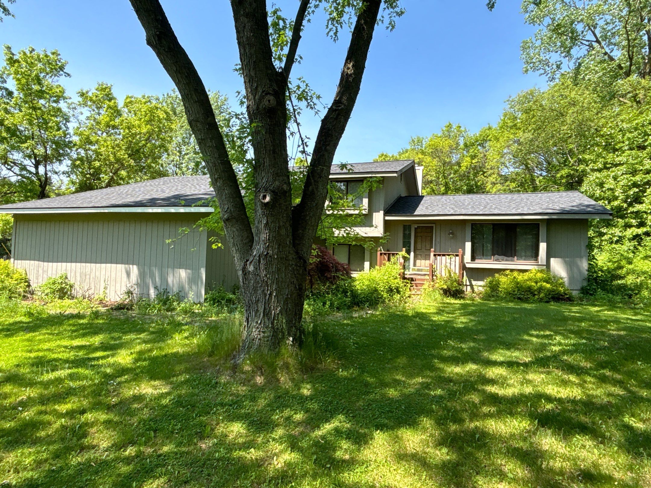 Siding Replacement using Alside D4 1/2" Dutchlap by 180 Contractors