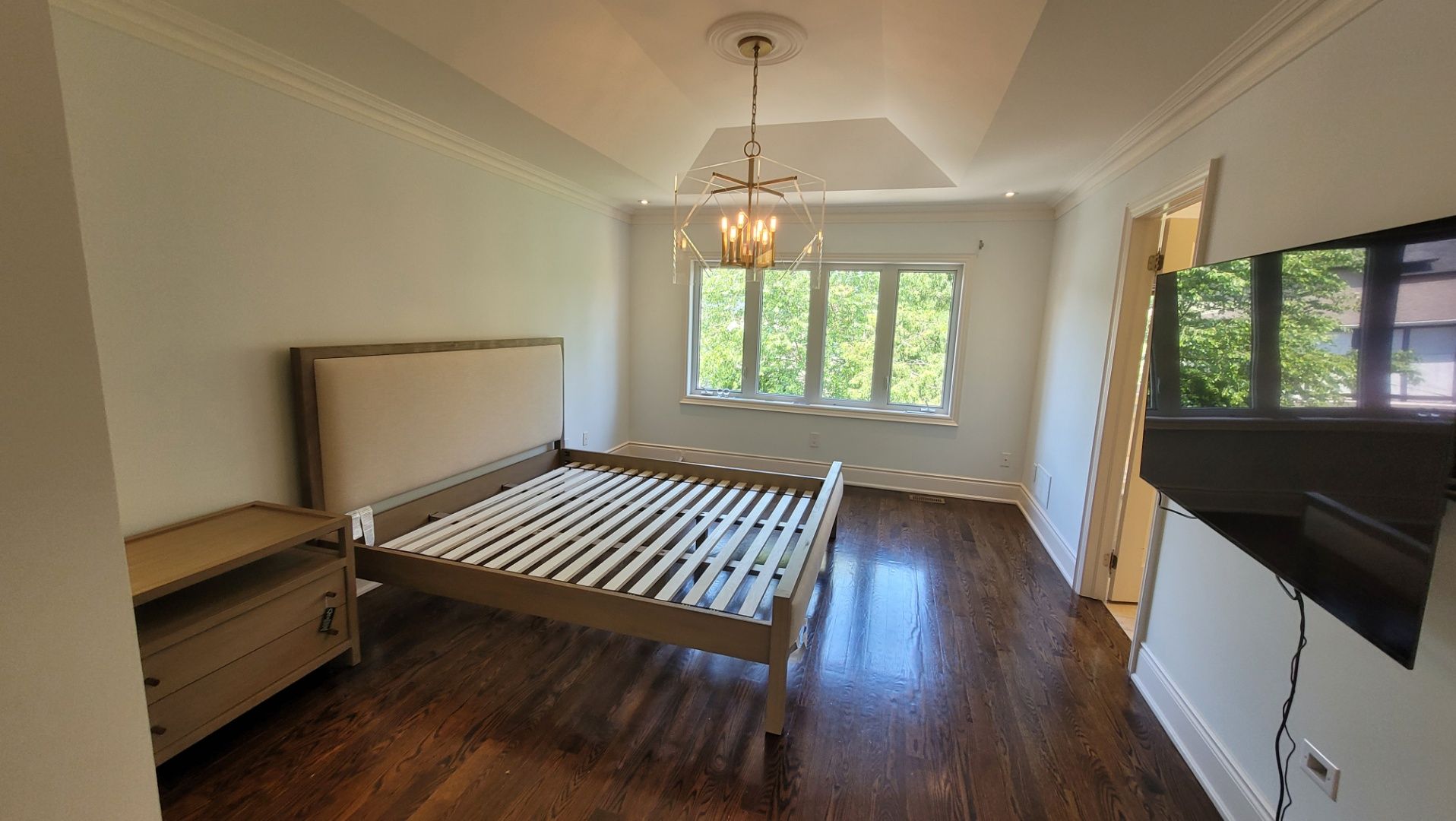 Interior Painting and Finishing for a Home in Toronto by GTA HOME PAINTING