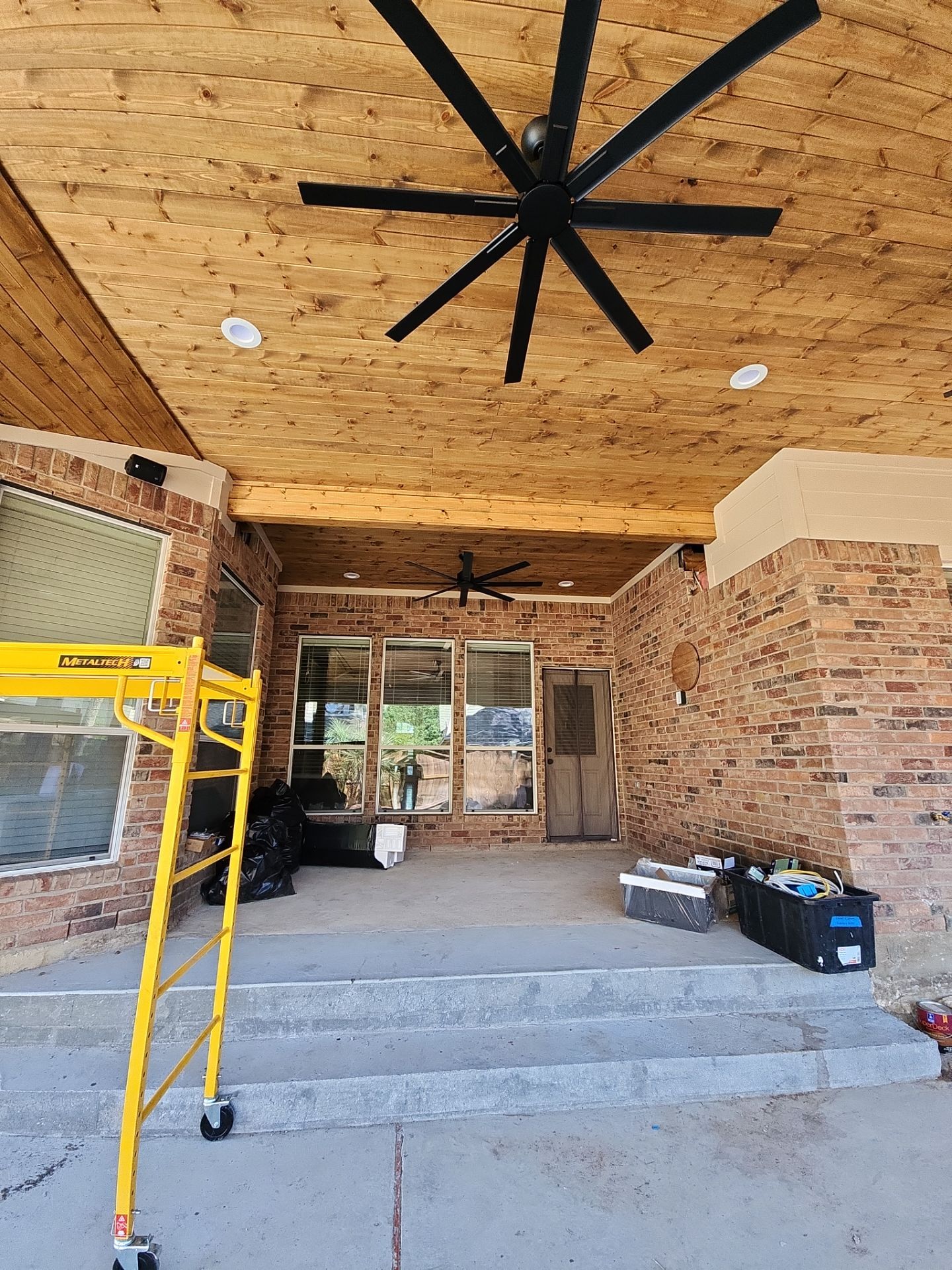 Pool, Patio Cover and Summer Kitchen in Sterling Ridge by SophAlx LLC