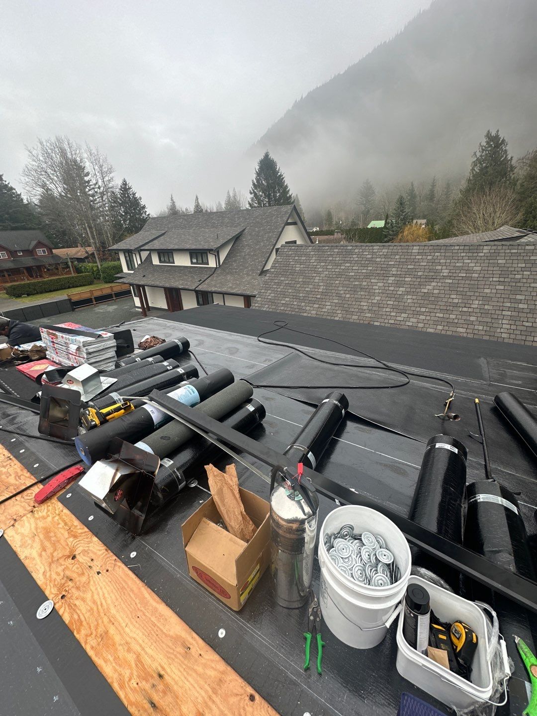 Residential Roofing Installation using GAF Charcoal HDZ by Top Notch Roofing Inc