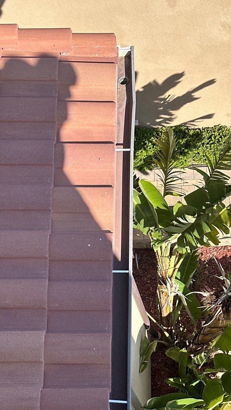 Lake Forest Gutter and Solar Cleaning by Property Cleaning Experts