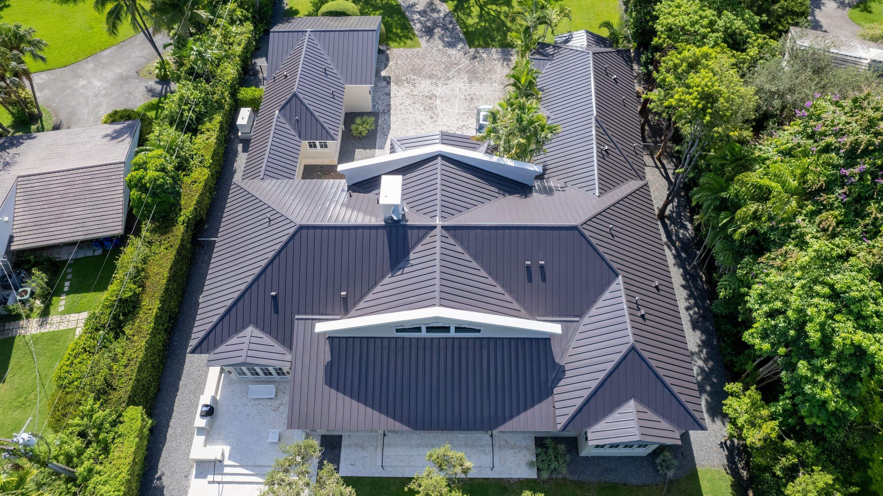 Metal Roof - Galvalume - Dark Bronze by Istueta Roofing
