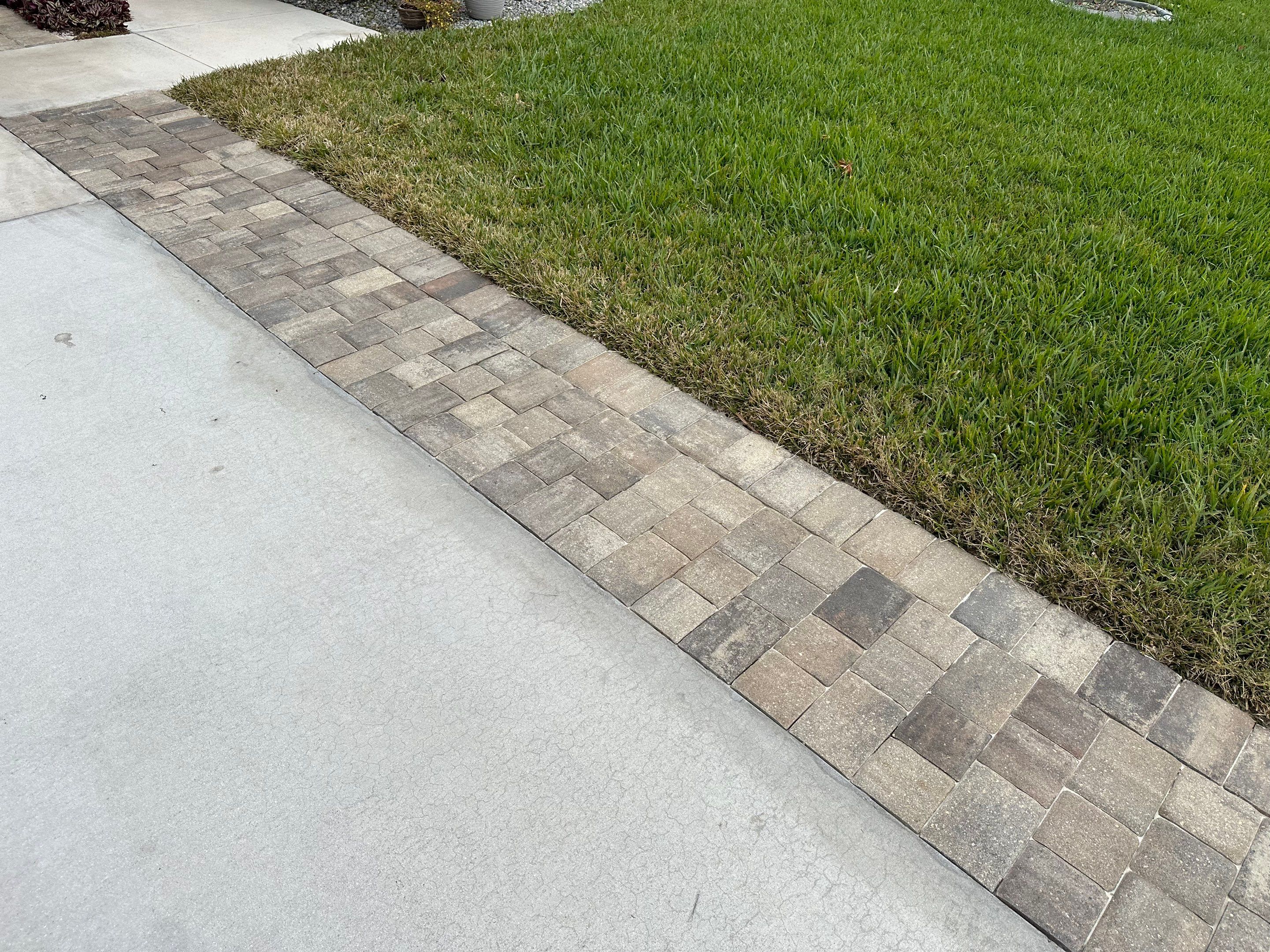 Roof Cleaning, Driveway Cleaning & Paver Patio Cleaning in Willow Palms Estates, Palmetto, FL | Sunshine AquaWash by Sunshine AquaWash