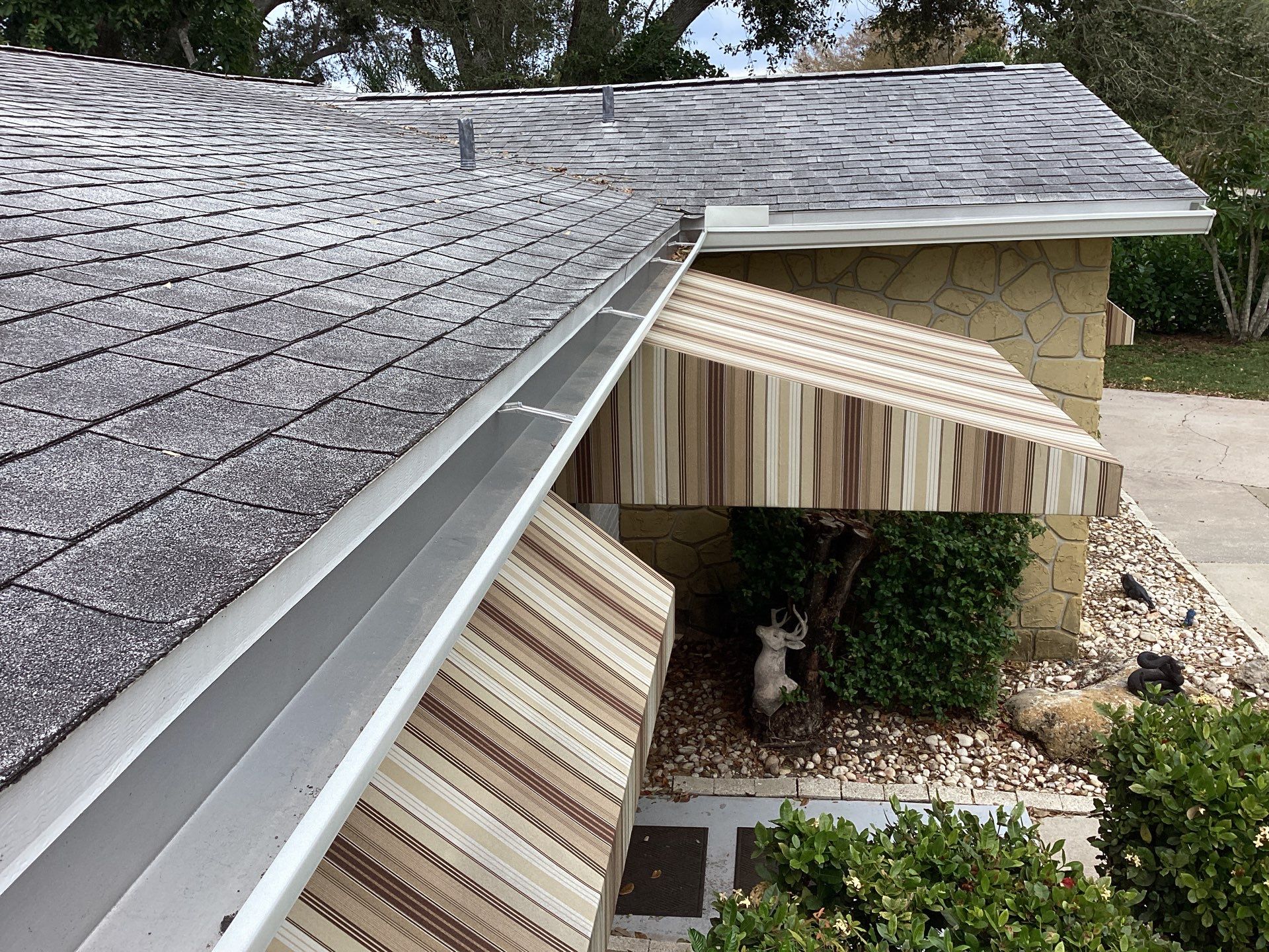 Aluminum Seamless Gutters and new Splash Guard Gutters in Fort Myers by Gutter Professors