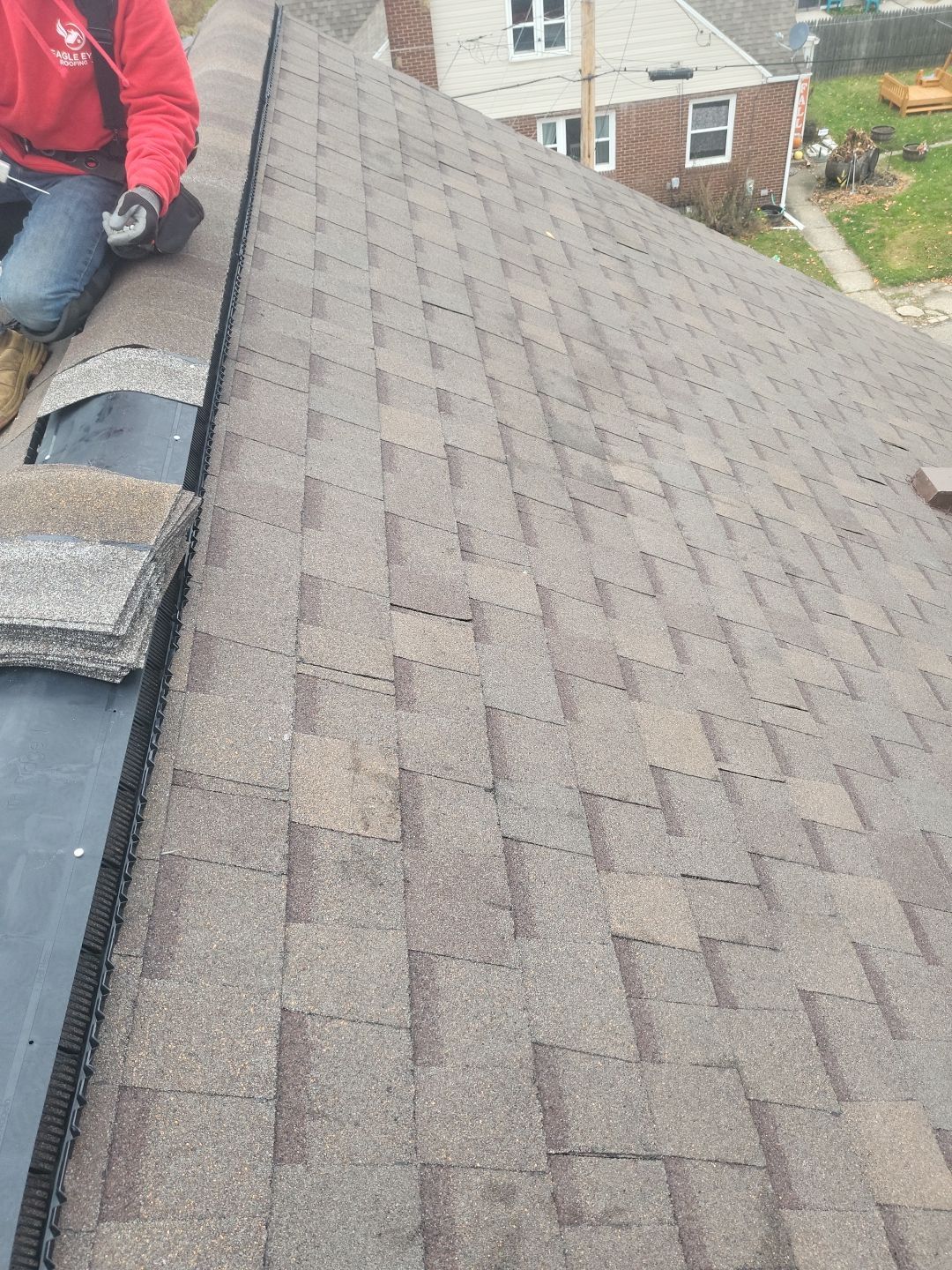 ATLAS PINNACLE COLOR: HEATHERBLEND DRIPE EDGE: WHITE by Eagle Eye Roofing