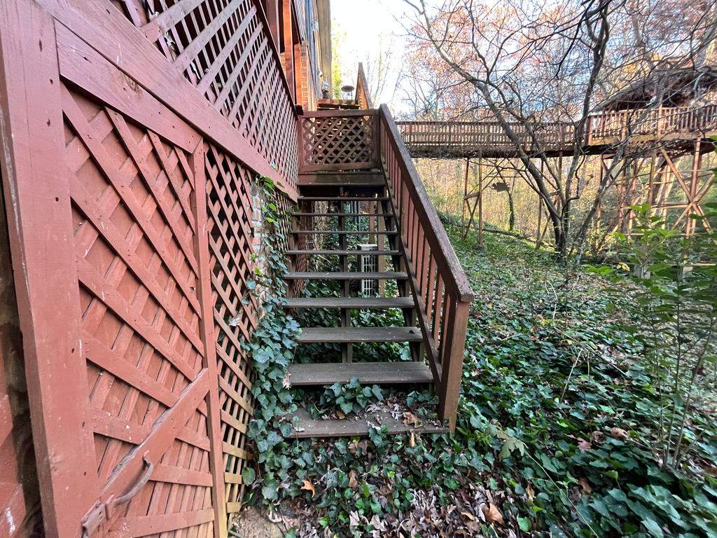 Trex Deck Build with Hybrid Railing in Lilburn, GA by Nelson Exteriors 
