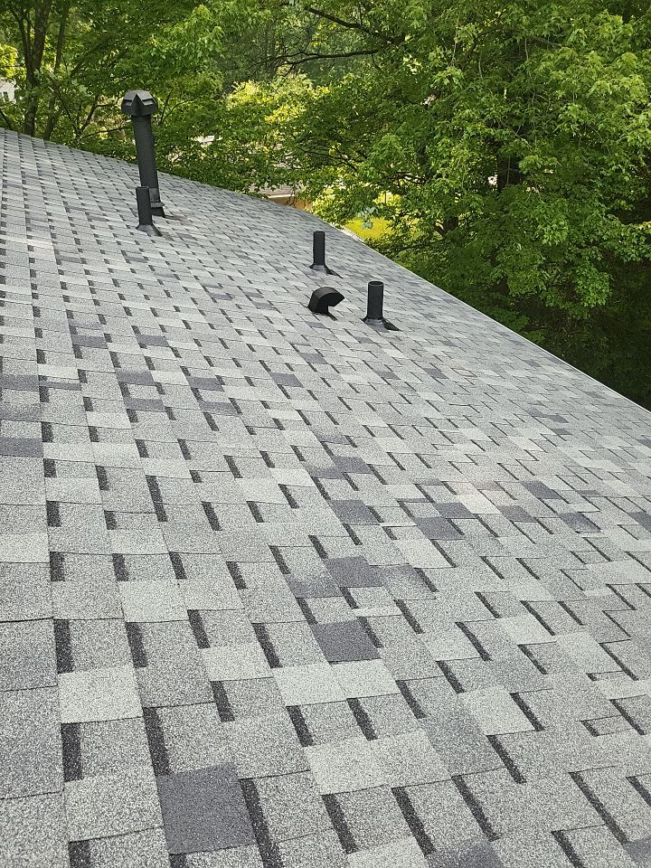 ATLAS PINNACLE HP W/SCOTCHGARD COLOR: HEARTHSTONE  by Eagle Eye Roofing