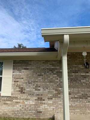 Almond Seamless Gutters 