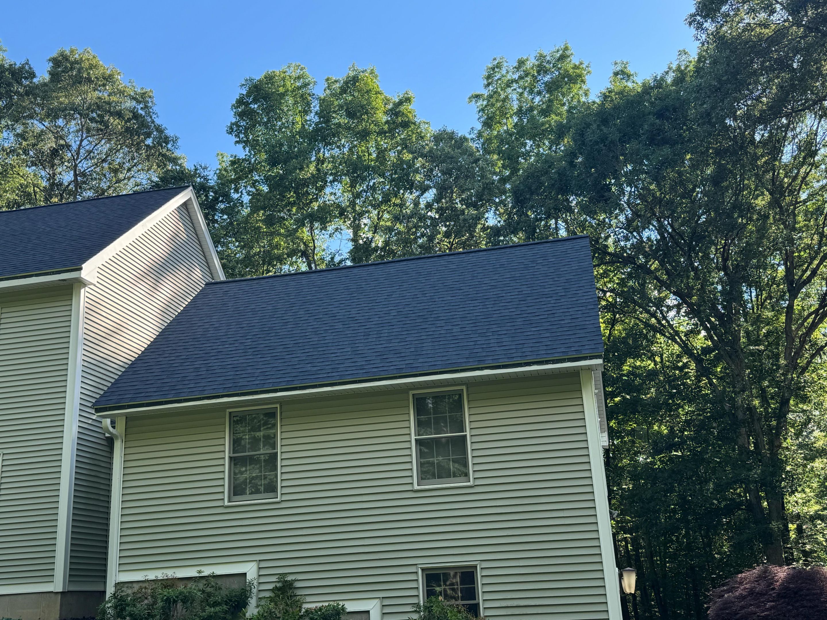 Homeowners in East Hampton, CT get a new roof by DiGiorgi by DiGiorgi Roofing and Siding Inc