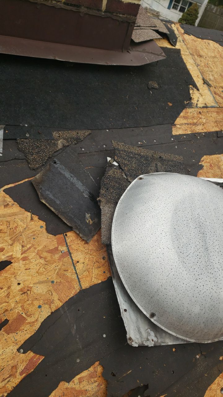 Arlington: CertainTeed Landmark Pro Designer Shingles in Max Def Georgetown Gray by RM Banning, Inc.