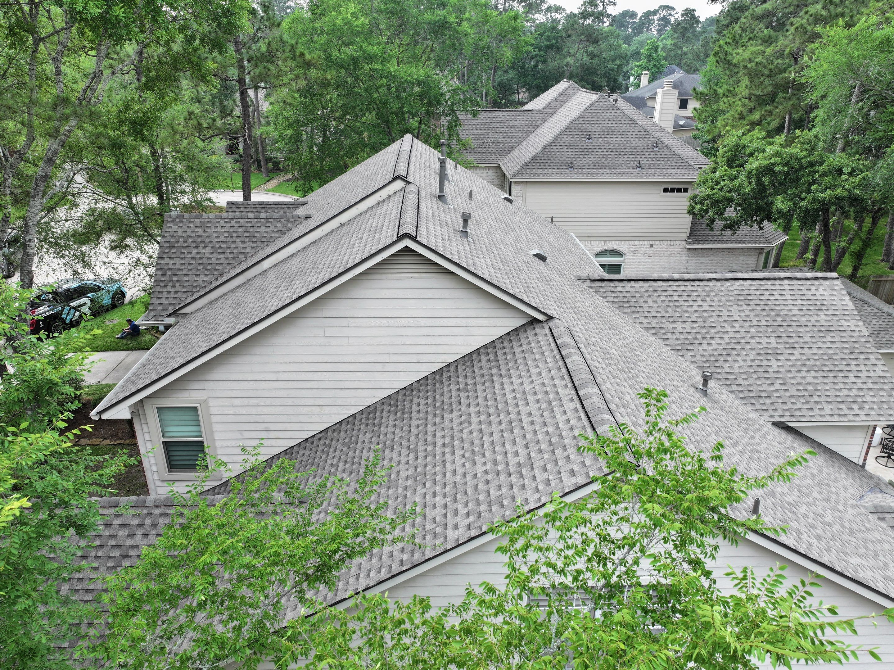 GAF HDZ - Weathered Wood by Elite Roofing LLC