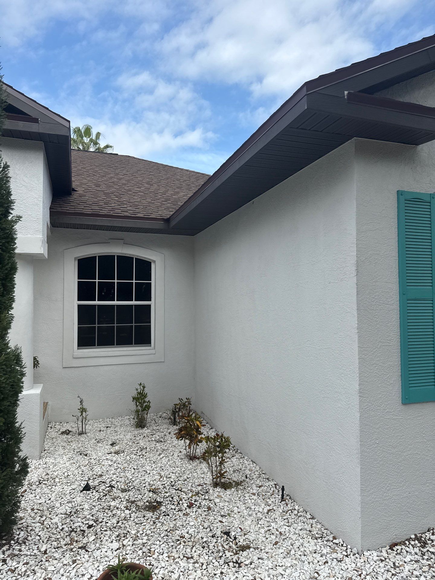 Gutter Guards Installation and New seamless gutters using Leaf Guard in Bradenton Fl by Gutter Professors