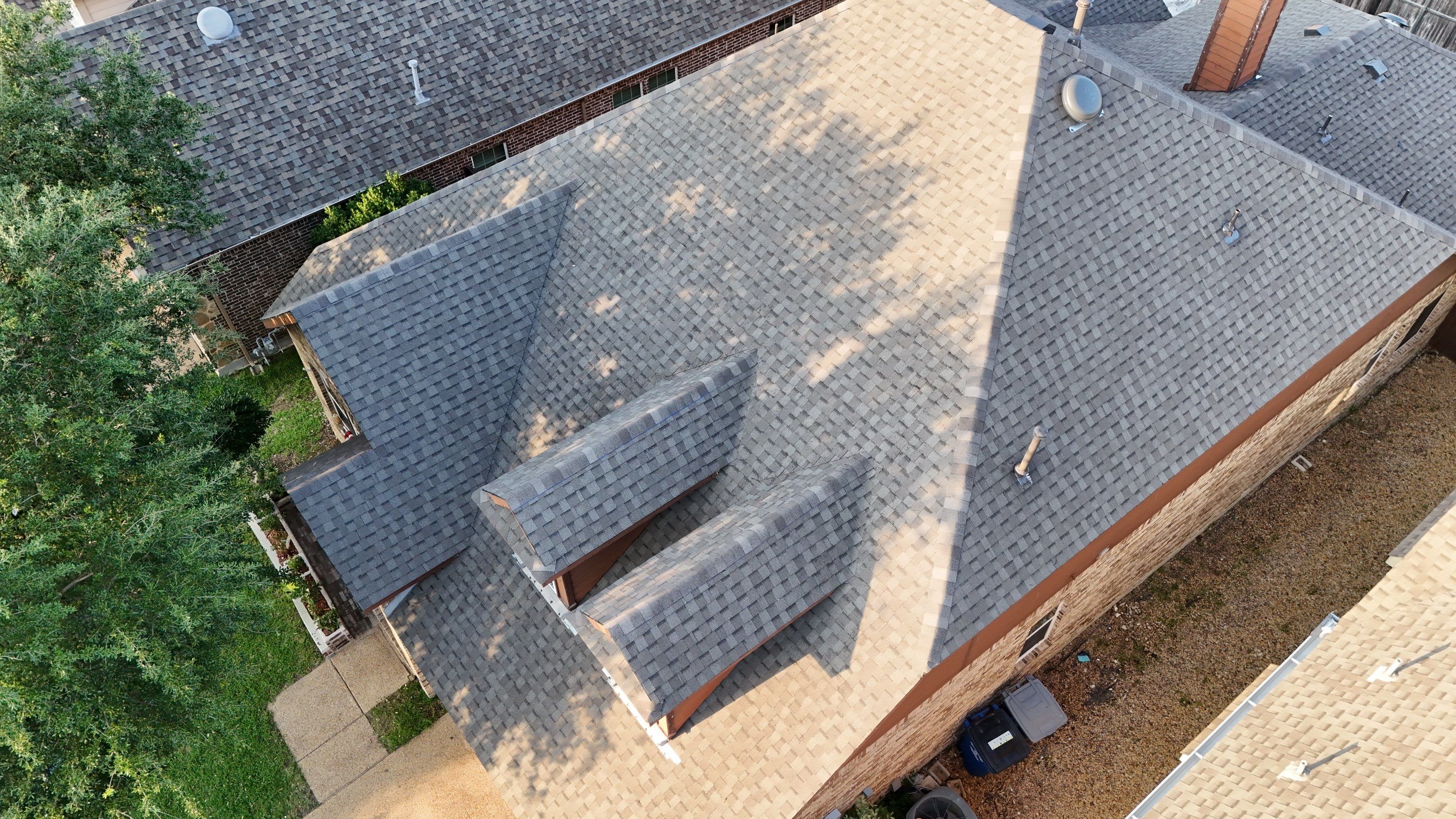 Project in Dallas by Armor Roofing | Exteriors