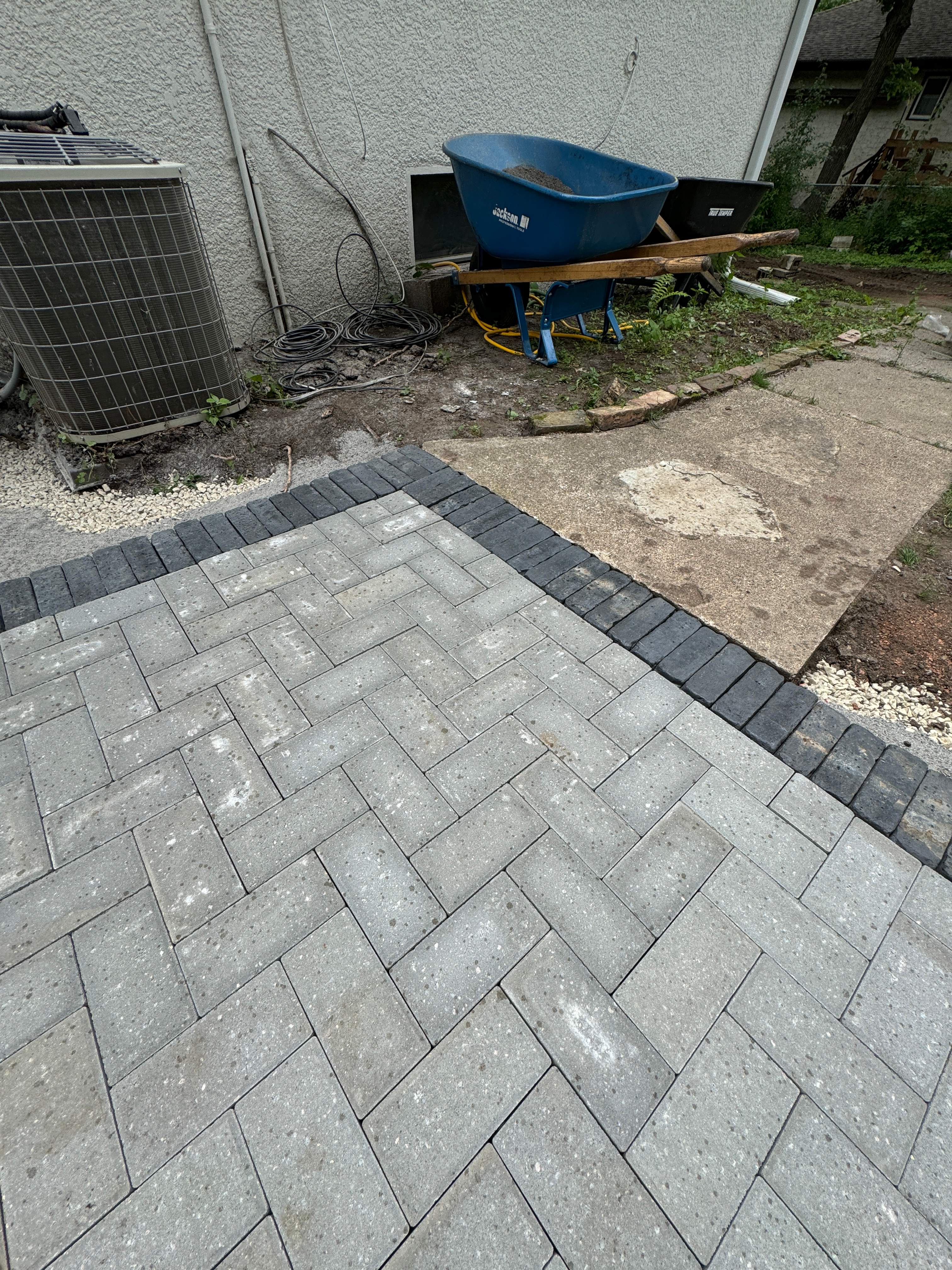 Patio  by Sota landscaping