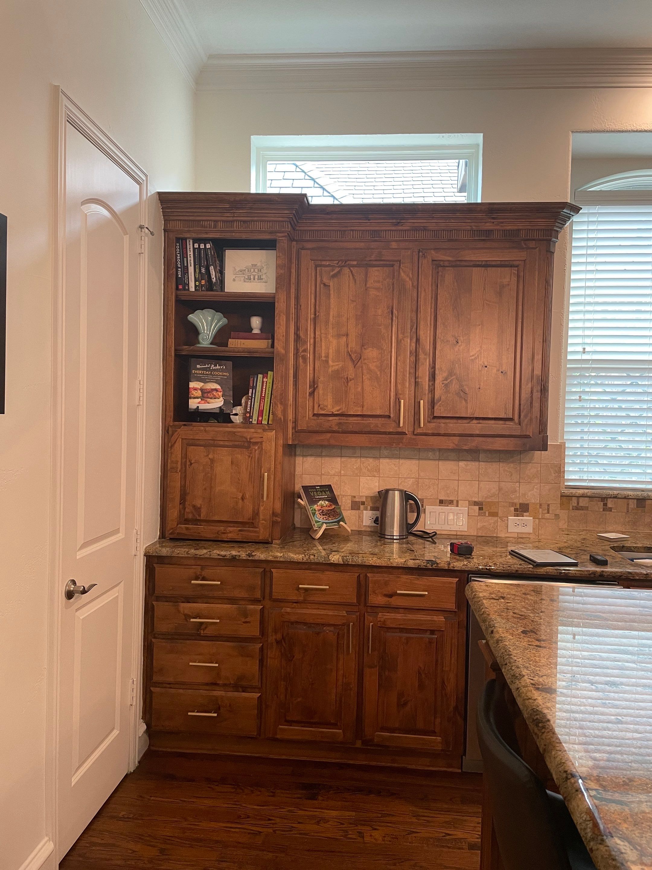 Kitchen Remodel using Quartzite by SLM General Contractors & Roofing