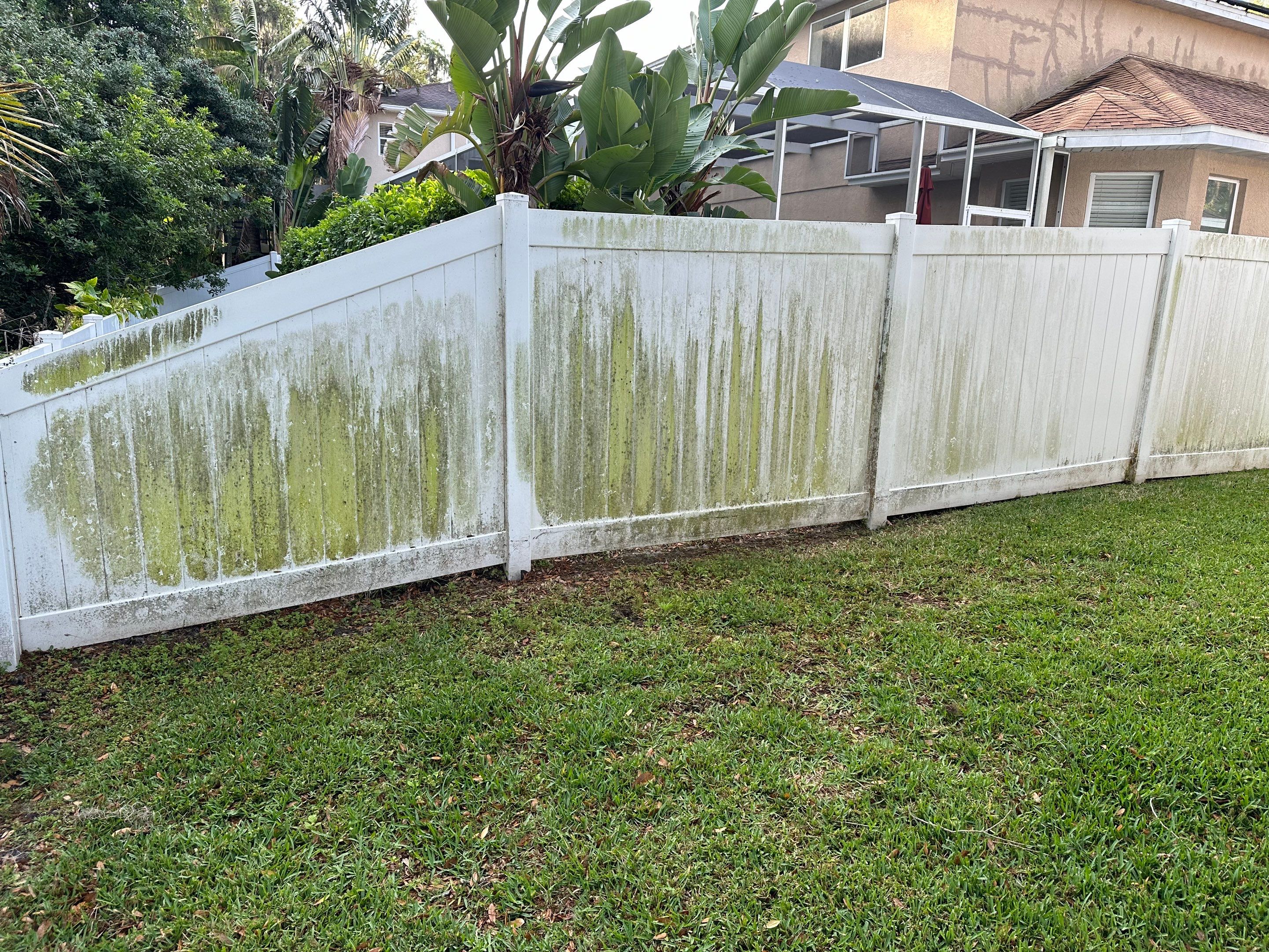 House Wash, Vinyl Fence, Patio, Driveway & Sidewalk Cleaning in Oakley Place, Ellenton, FL | Sunshine AquaWash by Sunshine AquaWash