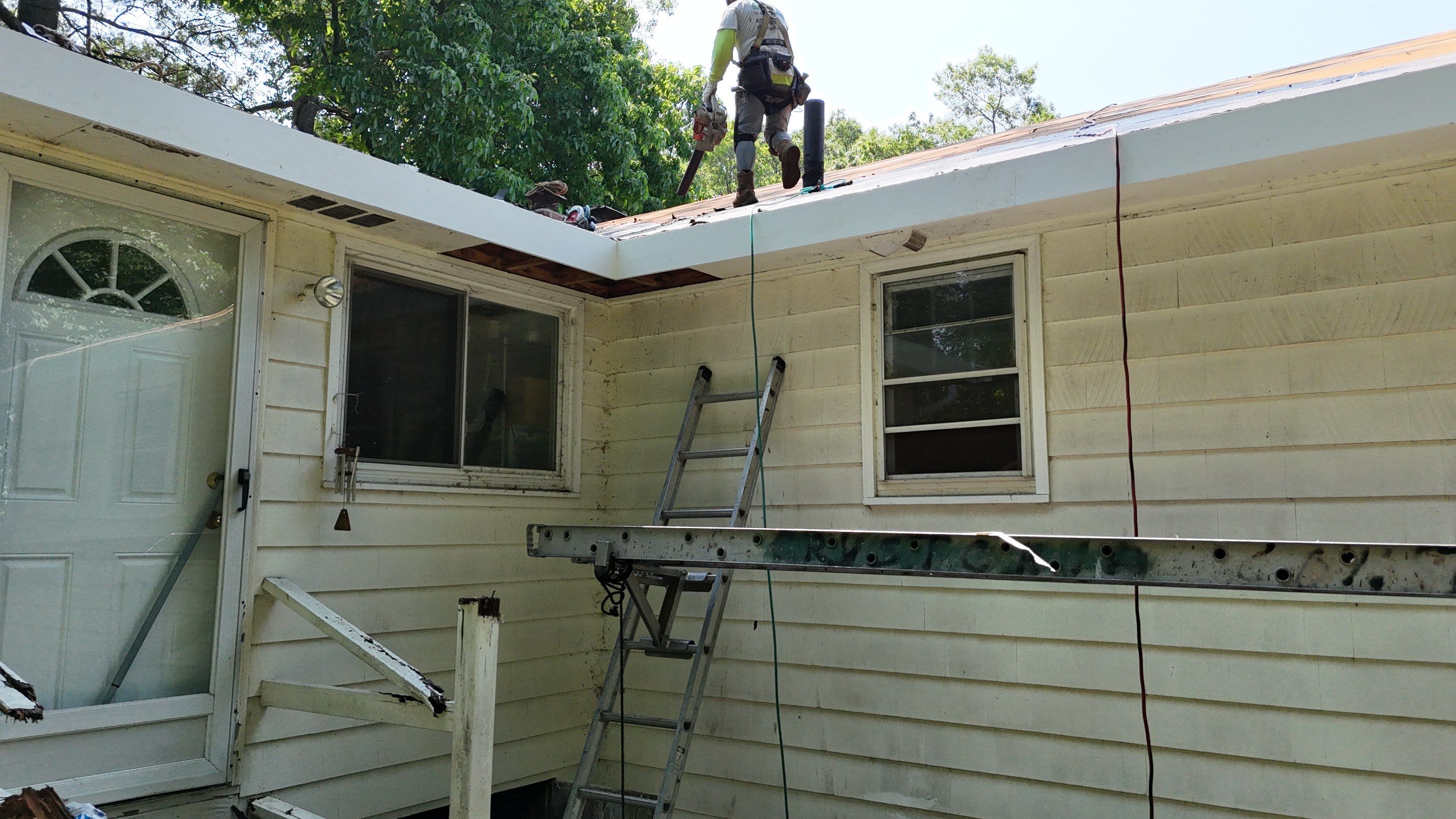 Roof & Exterior Renovation – Chelmsford, MA by Mighty Dog Roofing of Greater Middlesex County