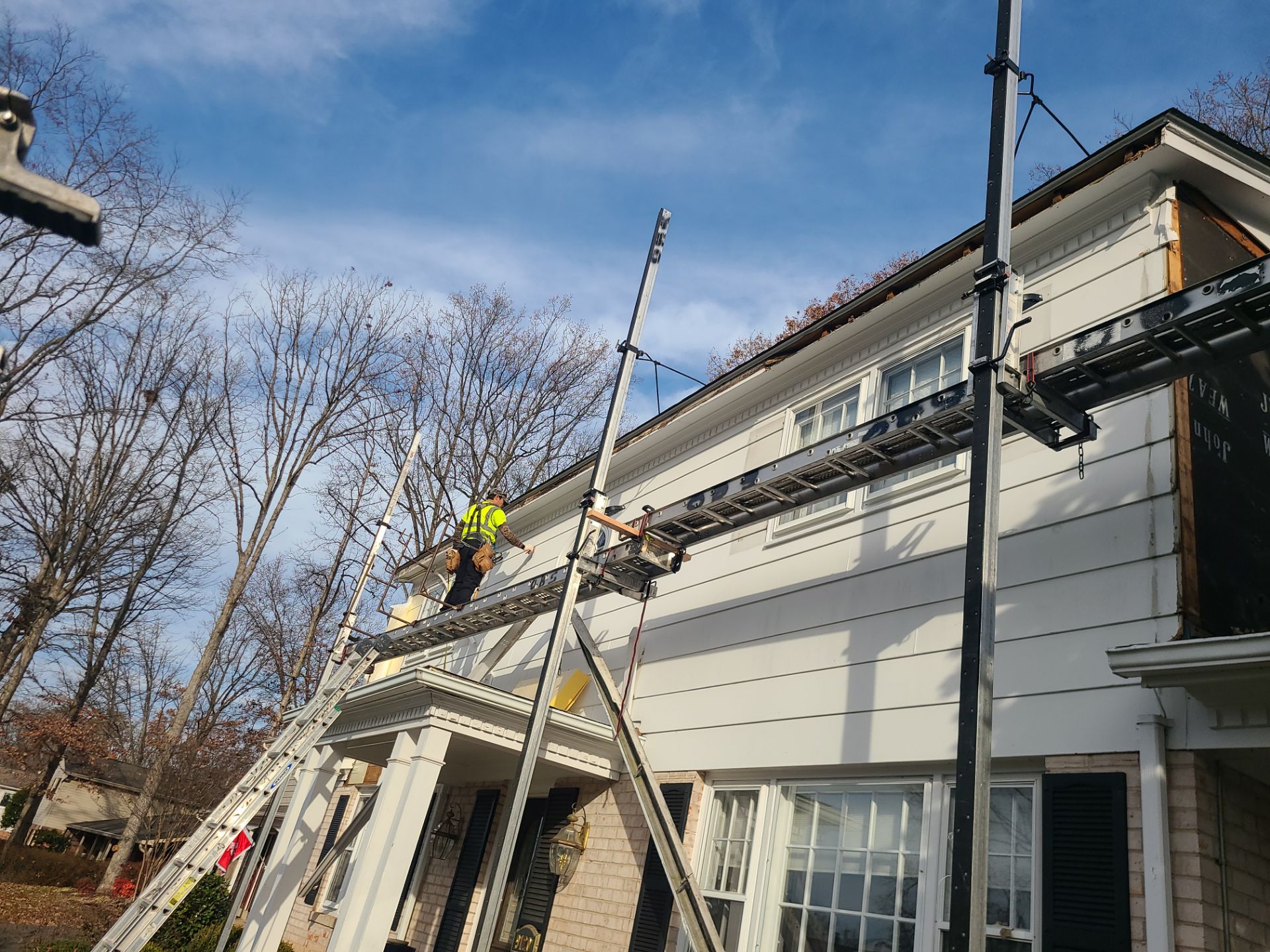 Springfield CertainTeed Charcoal Black Roof & CertainTeed Colonial White Siding by RM Banning, Inc.