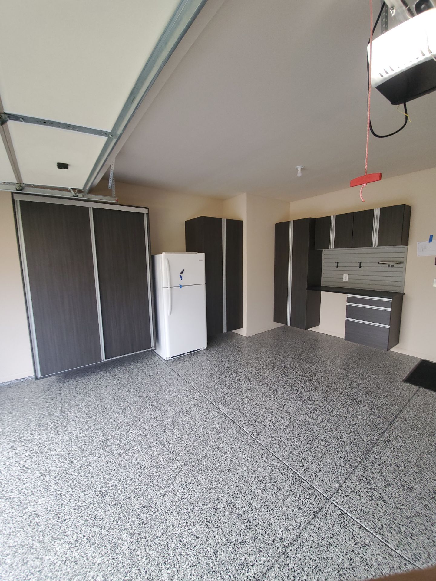 Garage coating and organization in Mishawaka!  by Innovative Spaces / Innovative Concrete Coatings