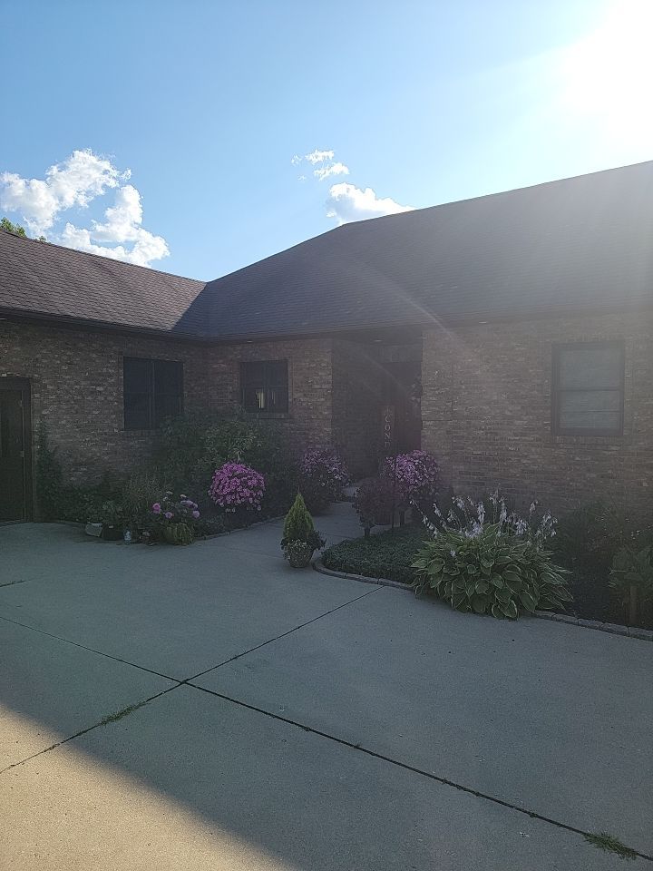 Atlas Pinnacle Pristine Scotchgard: Sienna Drip Edge: Musket Brown by Eagle Eye Roofing